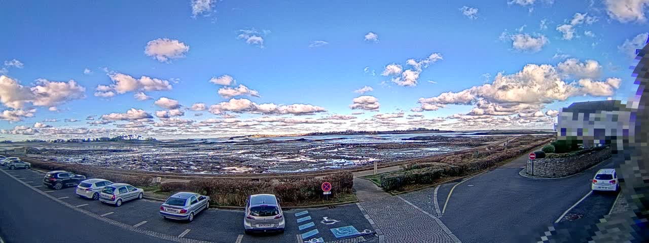 Ile de Batz Island View from Roscoff Live Cam - 	Morlaix, 	Finistère, 	Bretagne, France