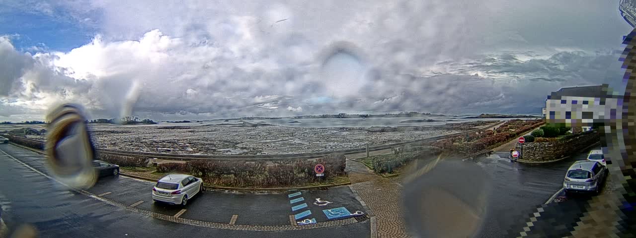 Ile de Batz Island View from Roscoff Live Cam - 	Morlaix, 	Finistère, 	Bretagne, France