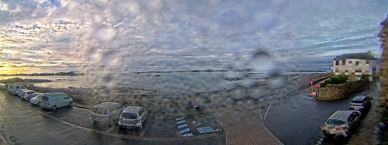 Ile de Batz Island View from Roscoff Live Cam - 	Morlaix, 	Finistère, 	Bretagne, France
