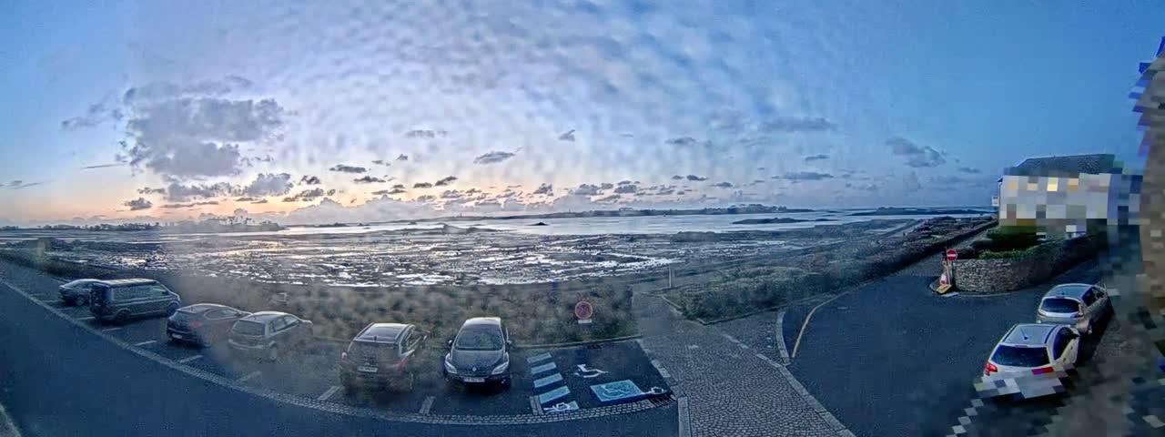 Ile de Batz Island View from Roscoff Live Cam - 	Morlaix, 	Finistère, 	Bretagne, France