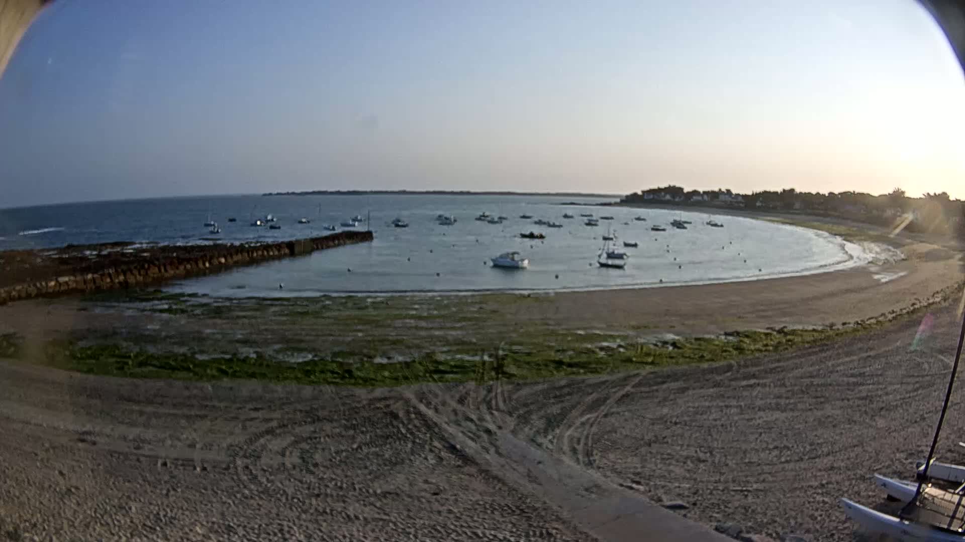  Mesquer , Plage de Lanseria Beach Live Cam - Saint-Nazaire, Loire-Atlantique, Pays de la Loire, France