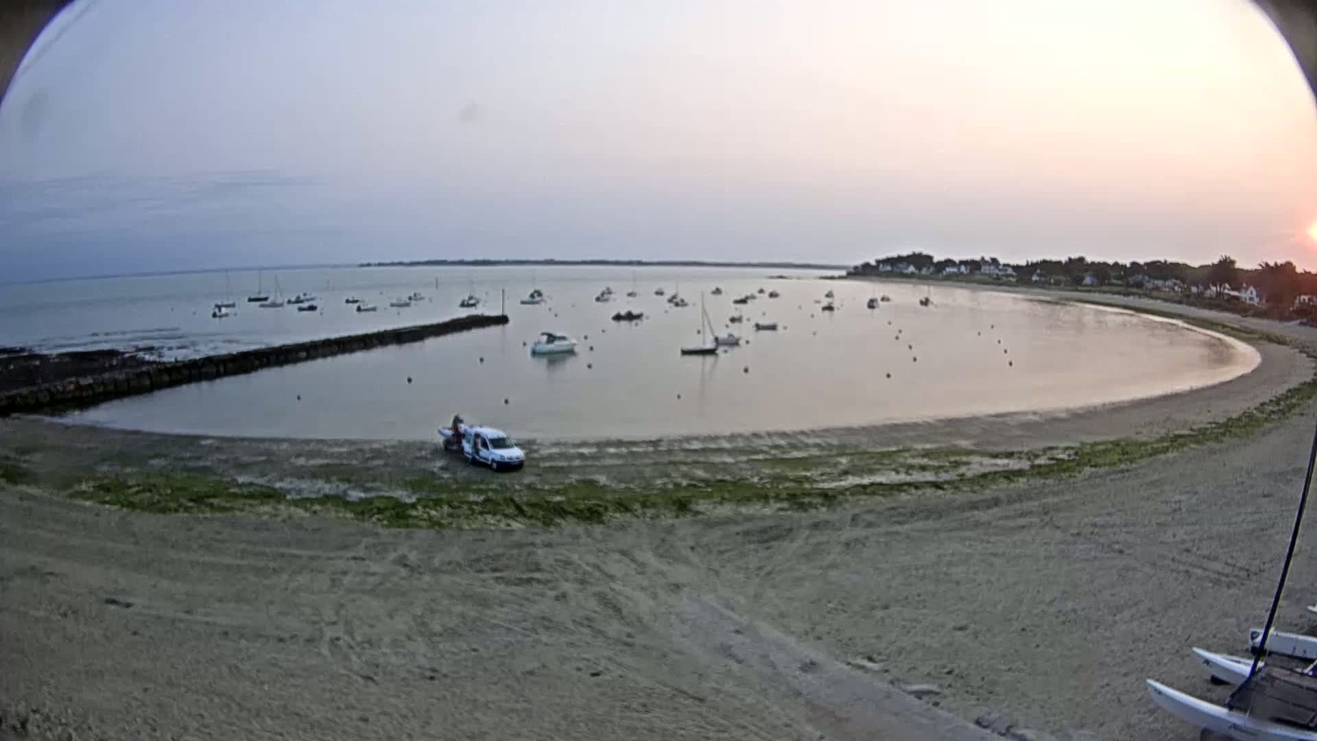  Mesquer , Plage de Lanseria Beach Live Cam - Saint-Nazaire, Loire-Atlantique, Pays de la Loire, France