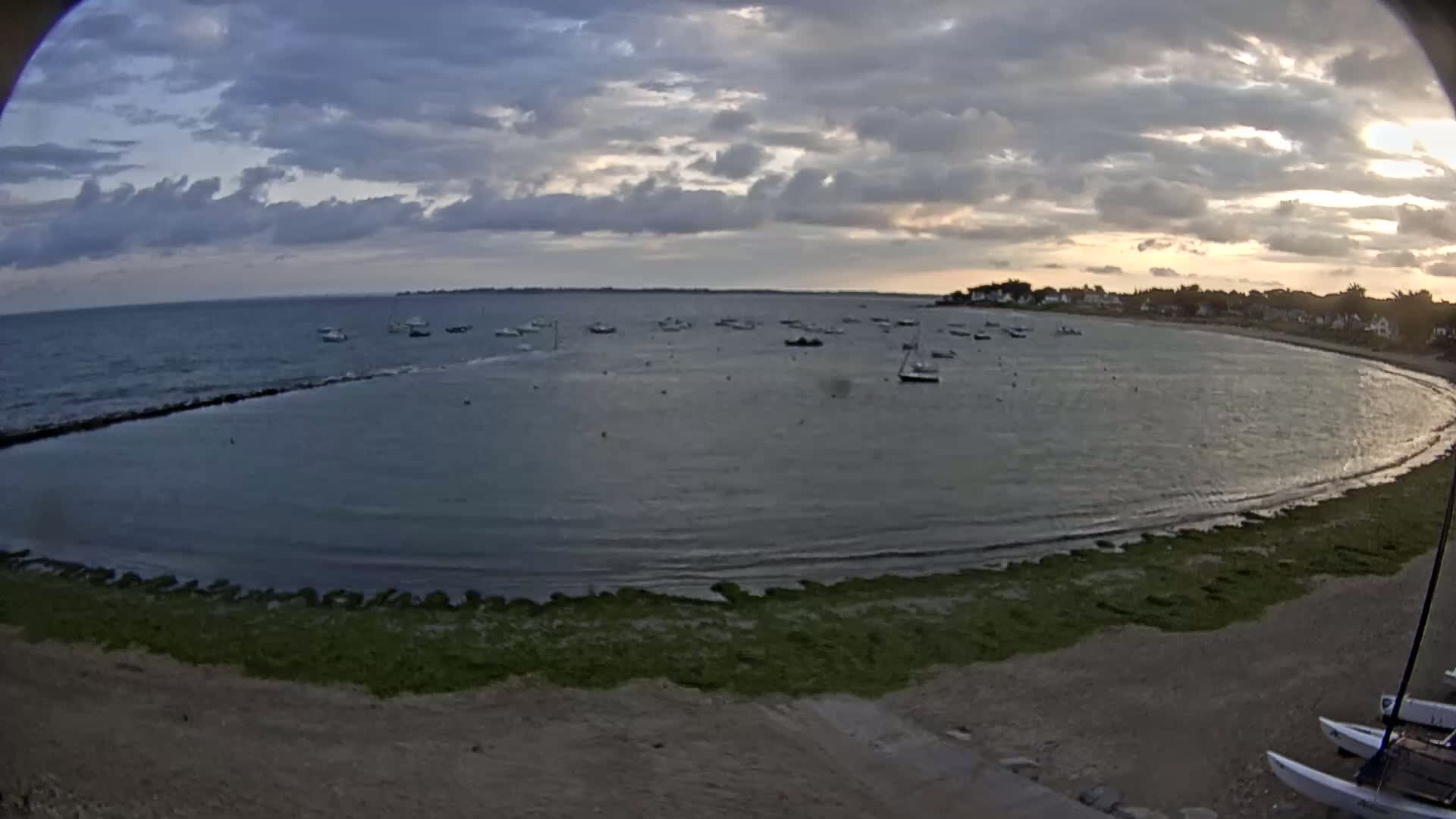  Mesquer , Plage de Lanseria Beach Live Cam - Saint-Nazaire, Loire-Atlantique, Pays de la Loire, France