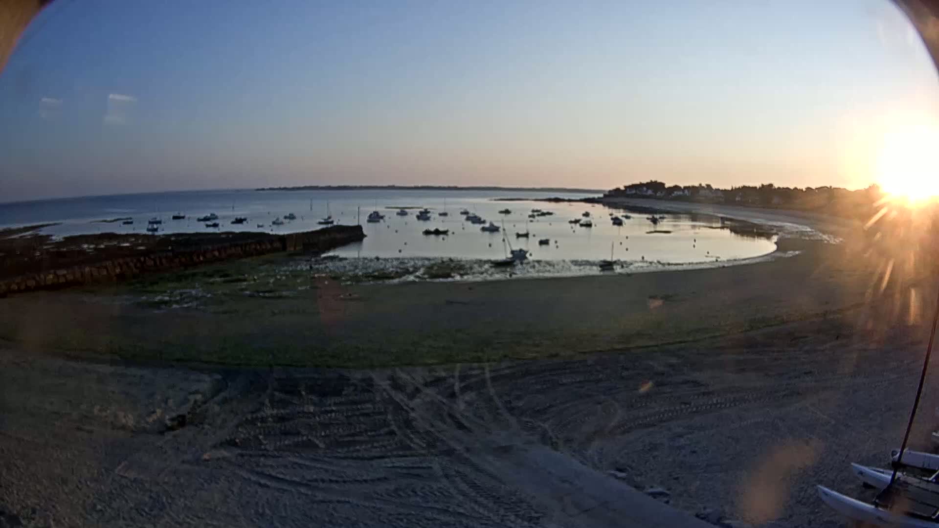  Mesquer , Plage de Lanseria Beach Live Cam - Saint-Nazaire, Loire-Atlantique, Pays de la Loire, France