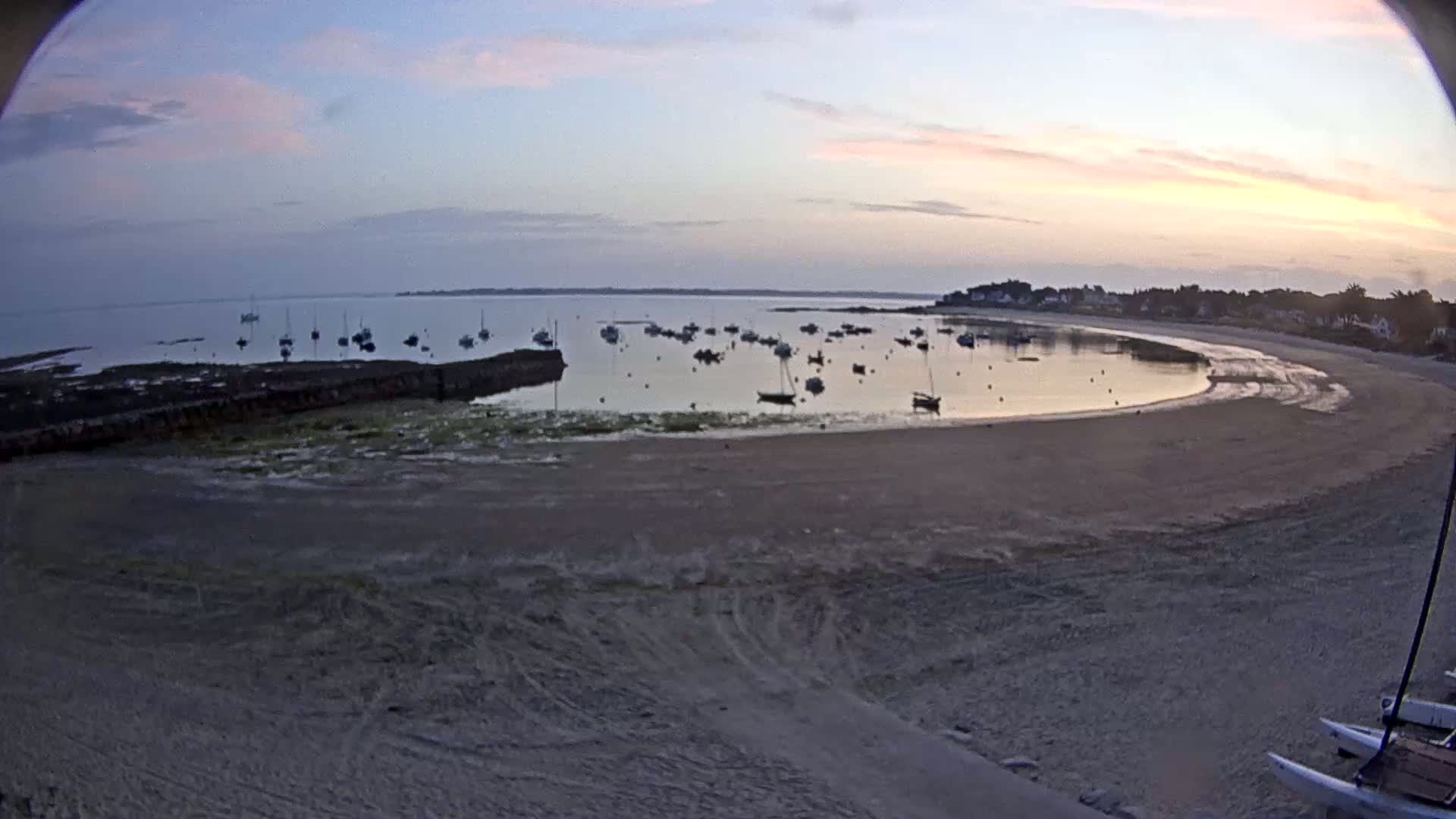  Mesquer , Plage de Lanseria Beach Live Cam - Saint-Nazaire, Loire-Atlantique, Pays de la Loire, France
