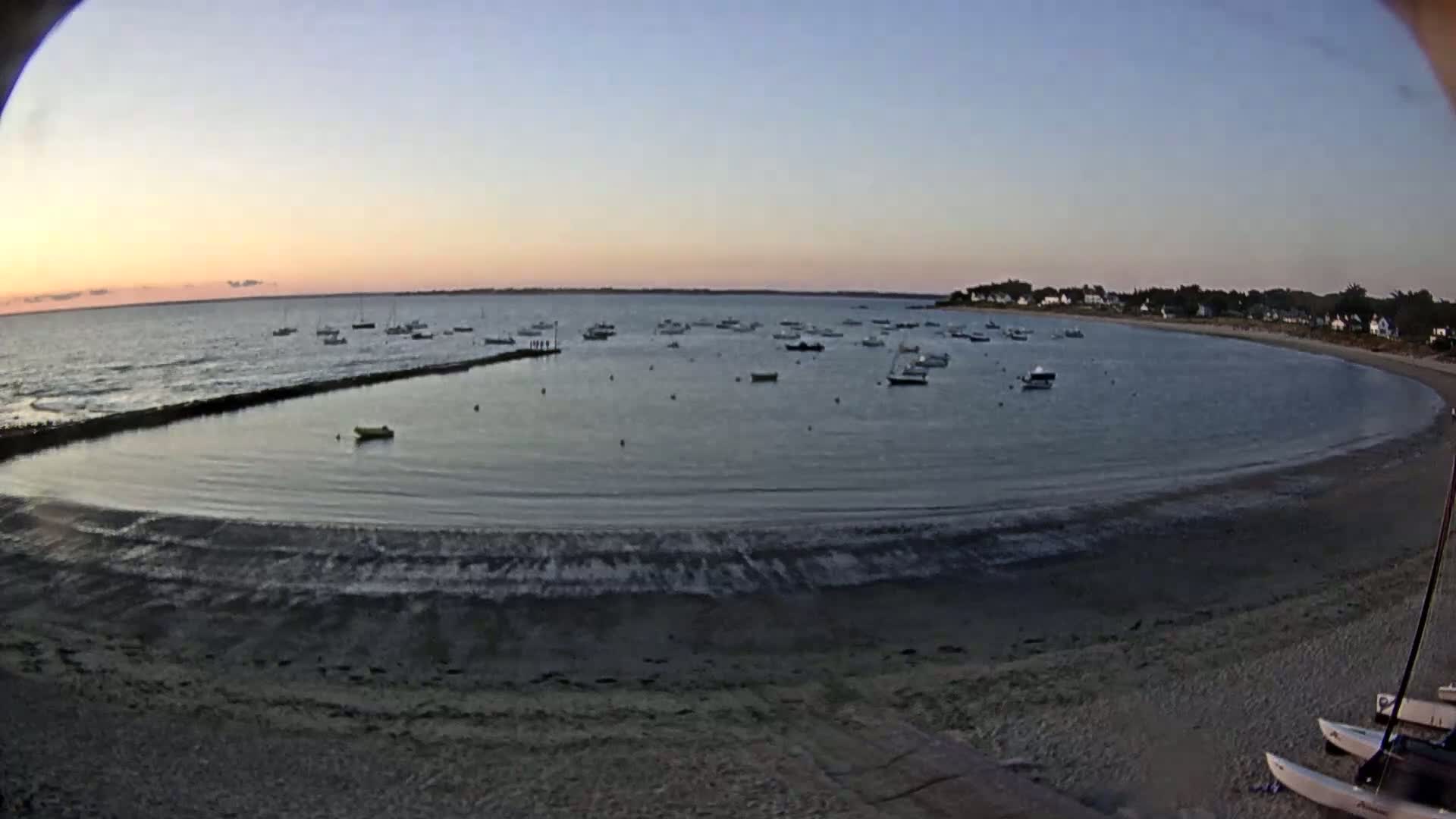  Mesquer , Plage de Lanseria Beach Live Cam - Saint-Nazaire, Loire-Atlantique, Pays de la Loire, France
