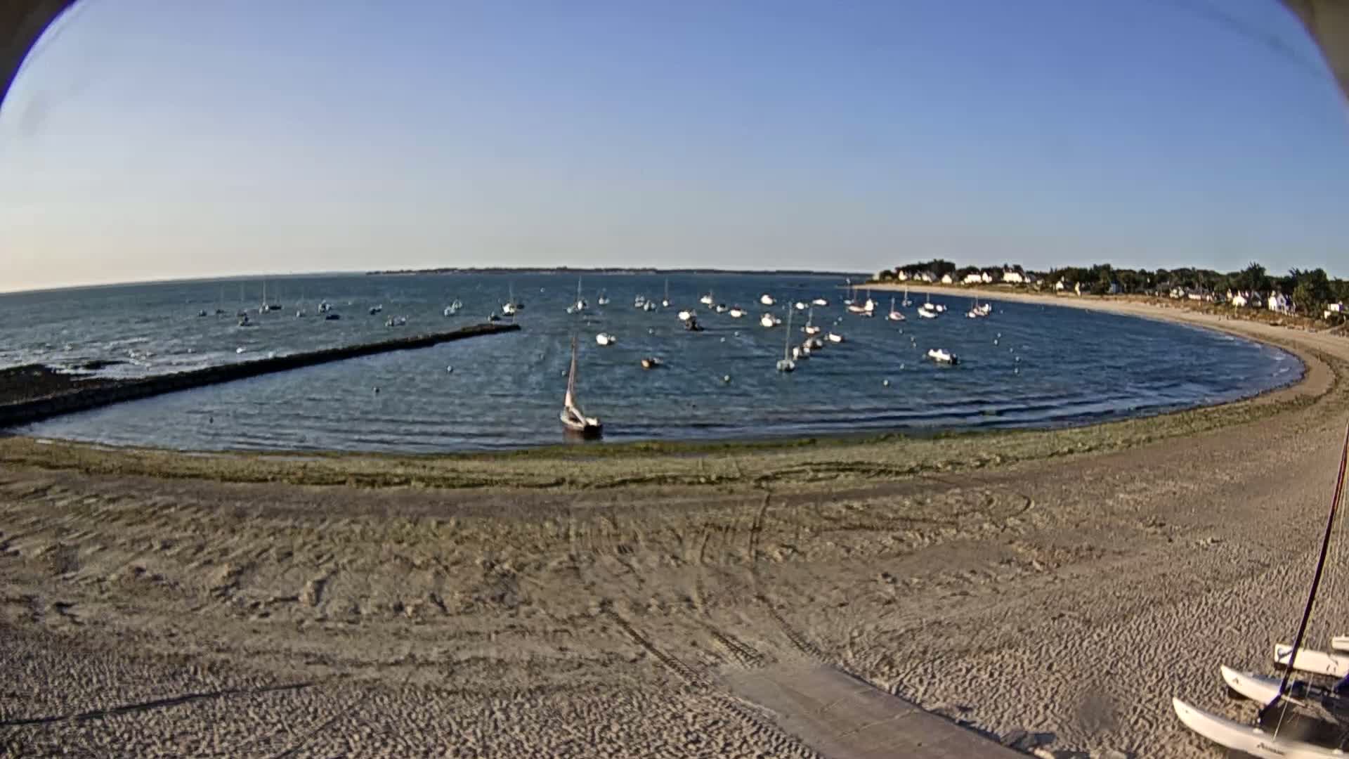  Mesquer , Plage de Lanseria Beach Live Cam - Saint-Nazaire, Loire-Atlantique, Pays de la Loire, France