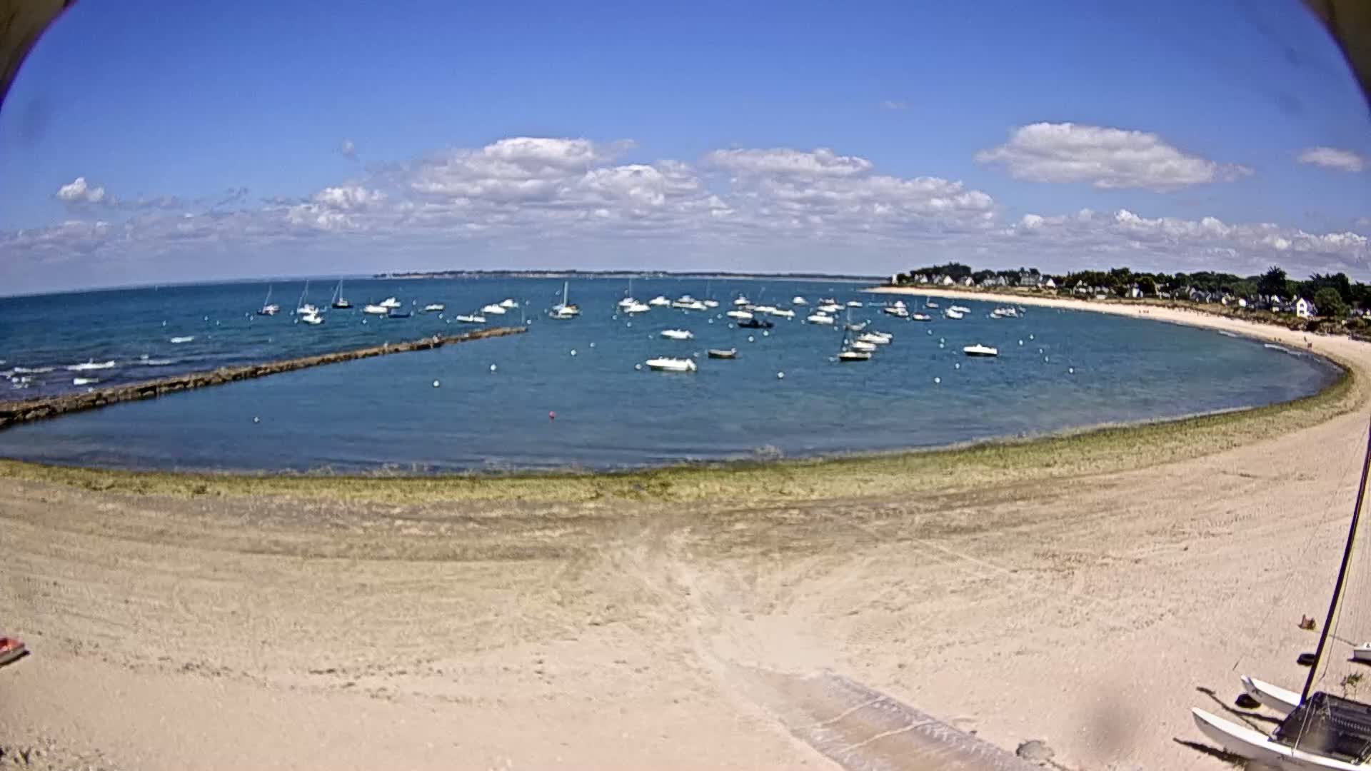  Mesquer , Plage de Lanseria Beach Live Cam - Saint-Nazaire, Loire-Atlantique, Pays de la Loire, France