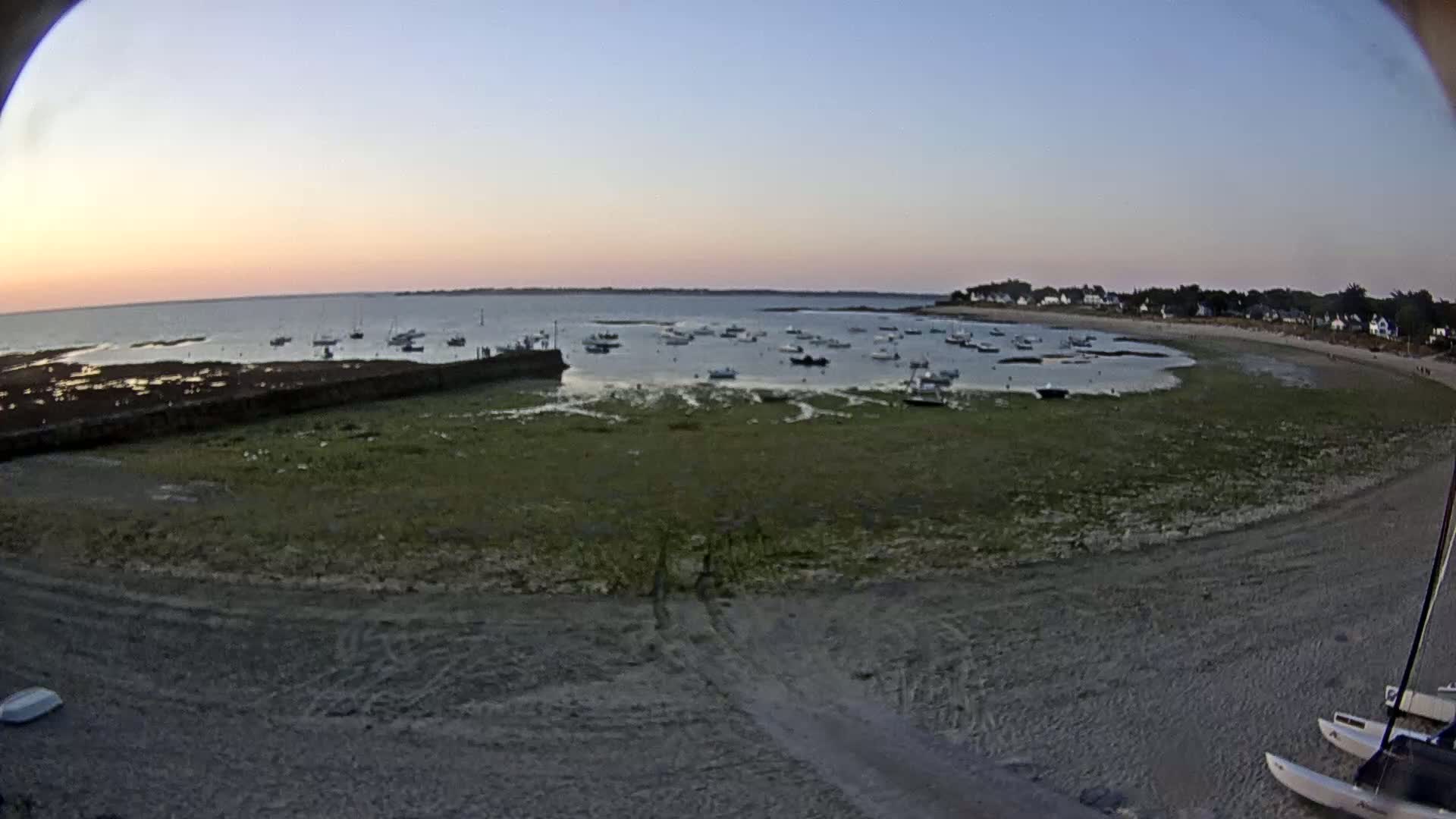 Mesquer , Plage de Lanseria Beach Live Cam - Saint-Nazaire, Loire-Atlantique, Pays de la Loire, France