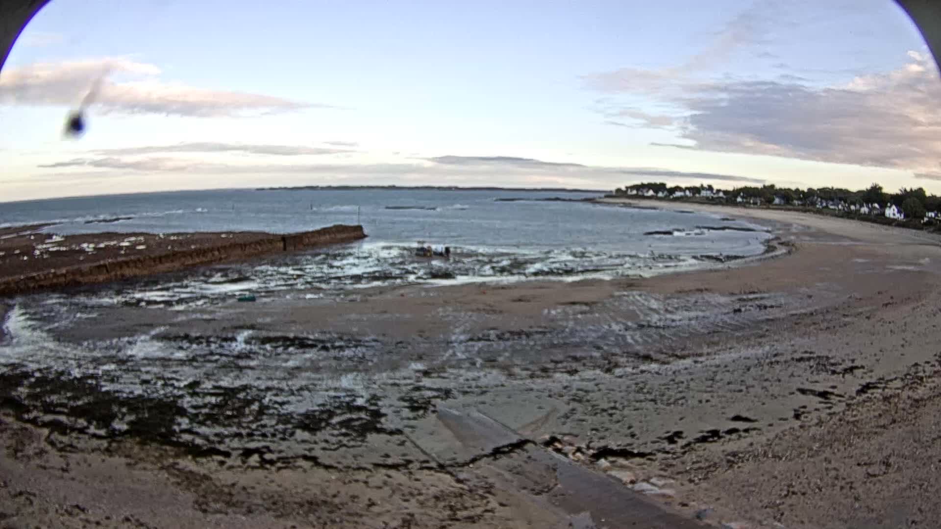  Mesquer , Plage de Lanseria Beach Live Cam - Saint-Nazaire, Loire-Atlantique, Pays de la Loire, France