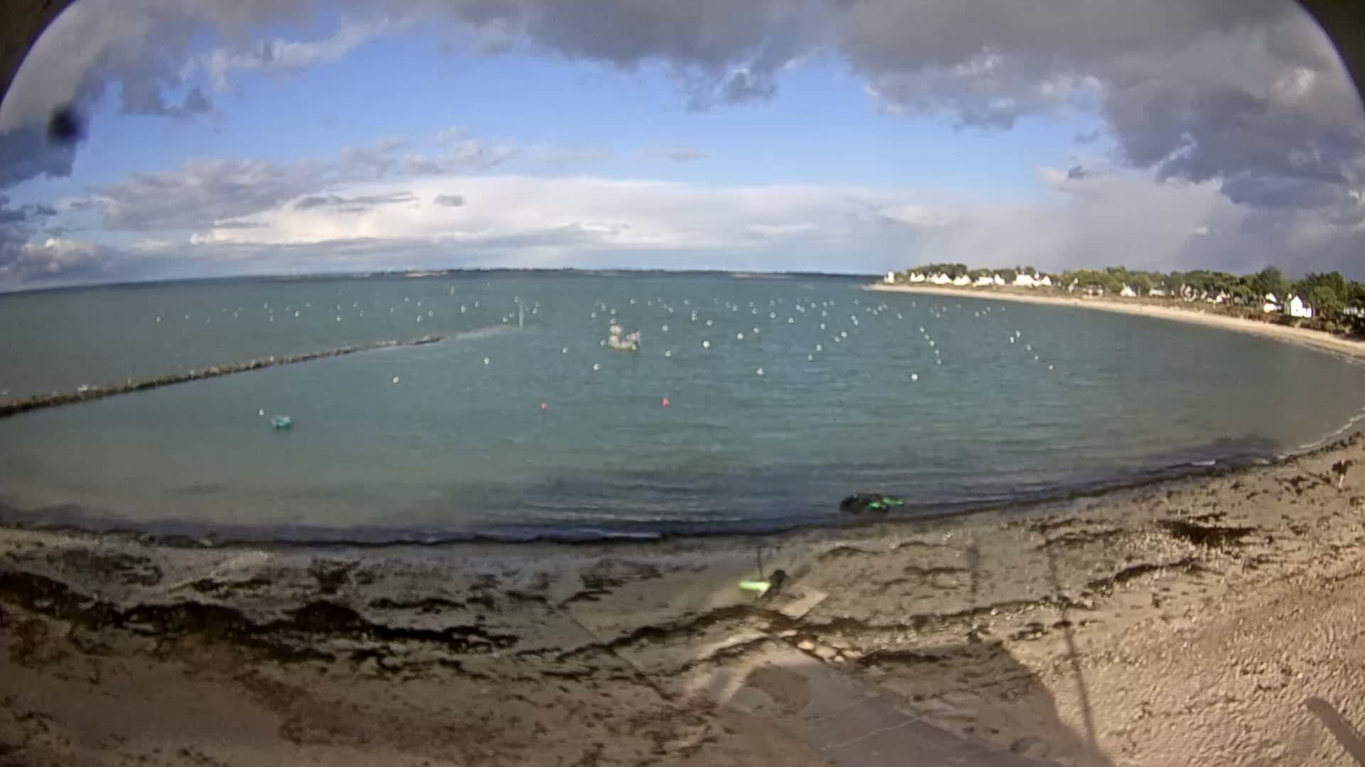  Mesquer , Plage de Lanseria Beach Live Cam - Saint-Nazaire, Loire-Atlantique, Pays de la Loire, France