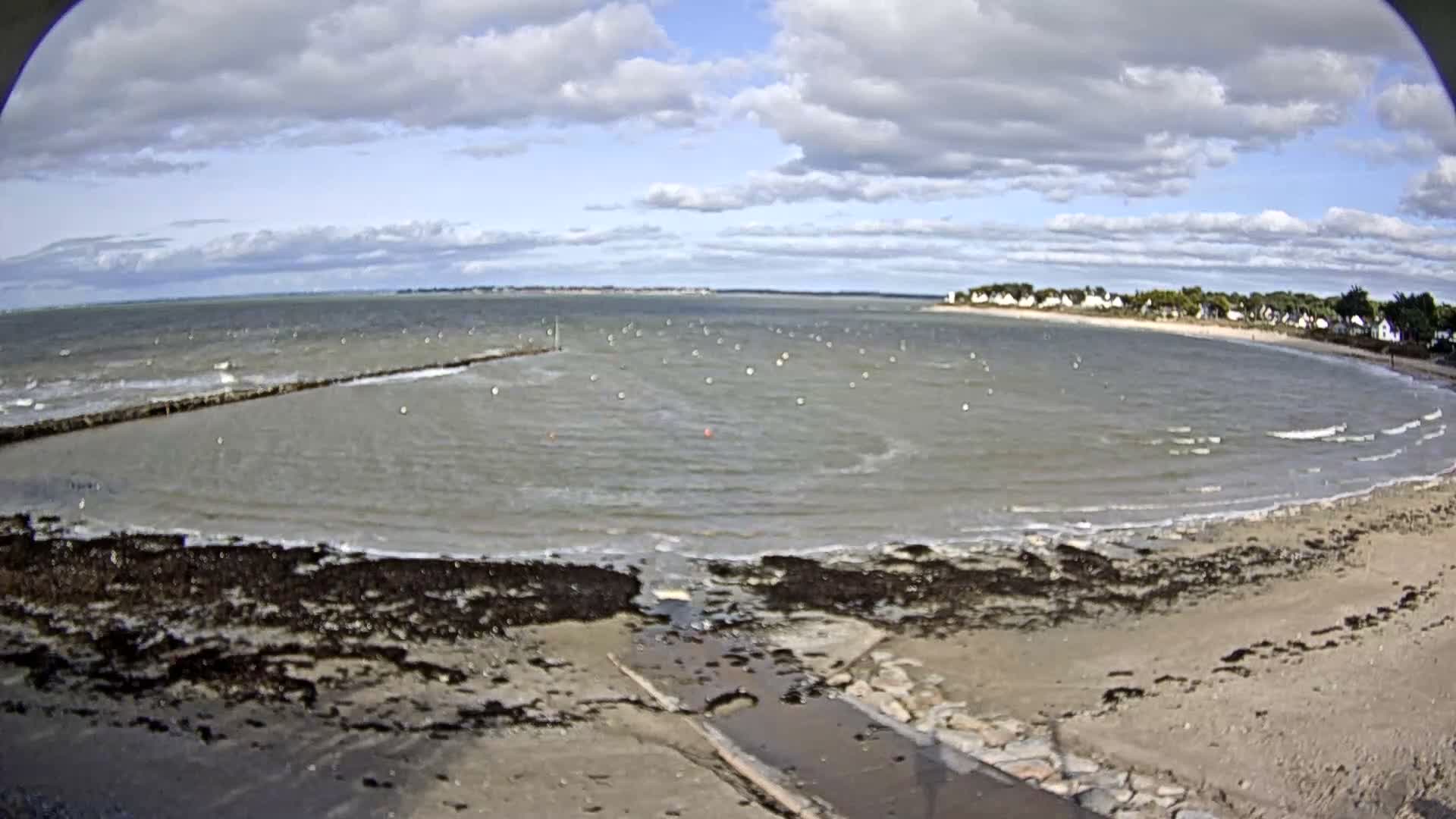  Mesquer , Plage de Lanseria Beach Live Cam - Saint-Nazaire, Loire-Atlantique, Pays de la Loire, France
