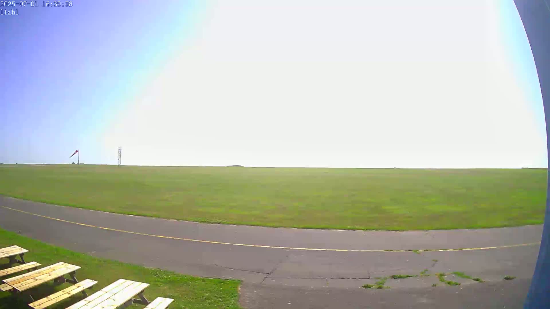 Dieppe Saint Aubin Airport Aérodrome Skyline Live Cam DPE/LFAB- Dieppe, Seine-Maritime, Normandie, France