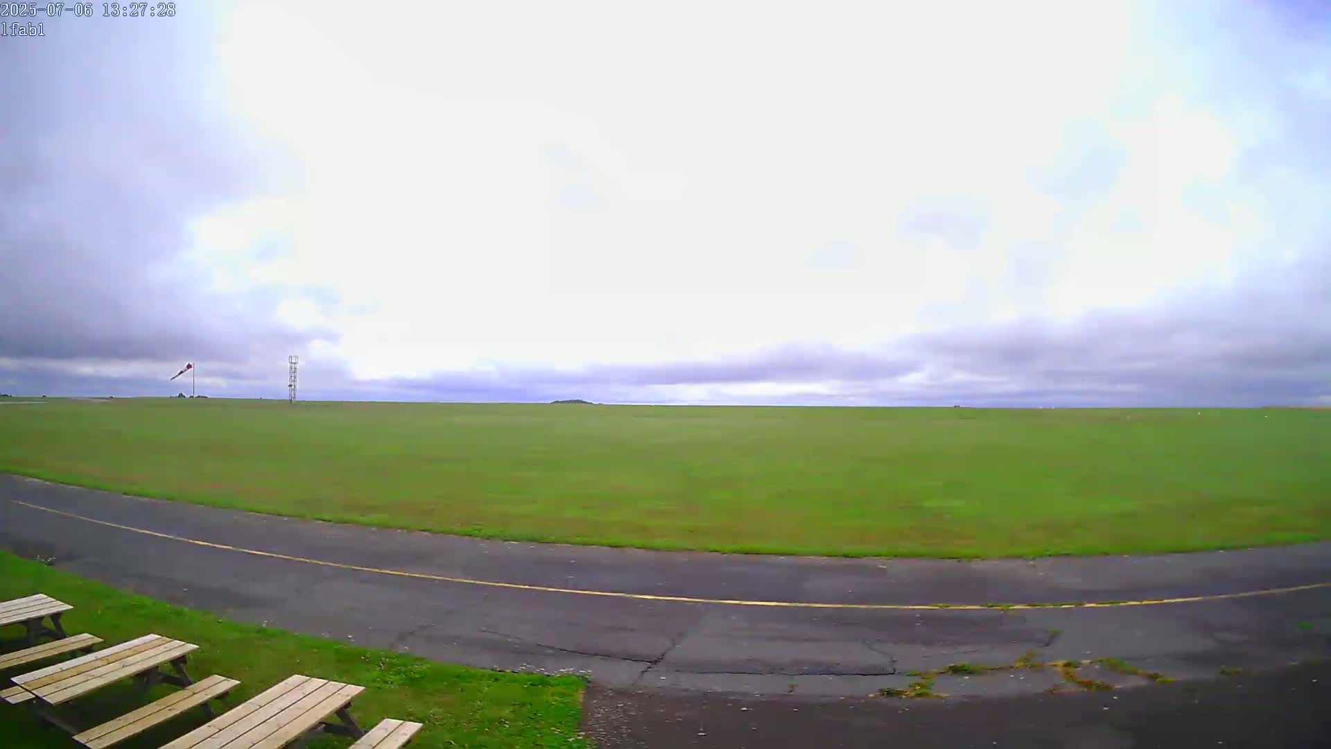 Dieppe Saint Aubin Airport Aérodrome Skyline Live Cam DPE/LFAB- Dieppe, Seine-Maritime, Normandie, France