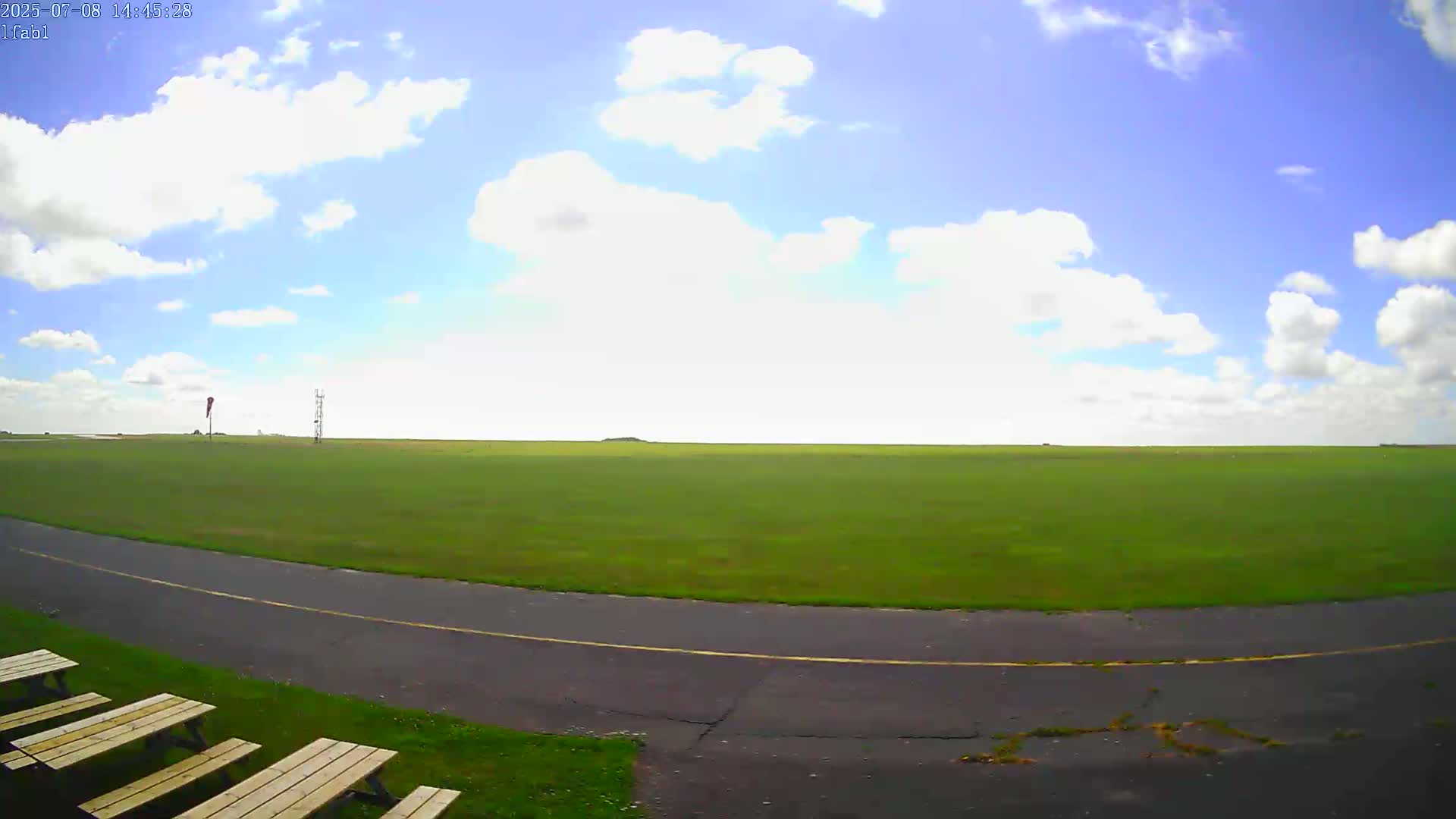 Dieppe Saint Aubin Airport Aérodrome Skyline Live Cam DPE/LFAB- Dieppe, Seine-Maritime, Normandie, France