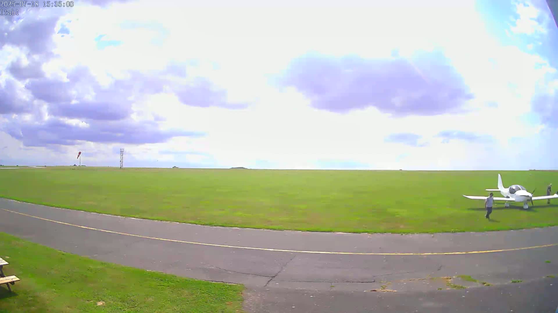 Dieppe Saint Aubin Airport Aérodrome Skyline Live Cam DPE/LFAB- Dieppe, Seine-Maritime, Normandie, France