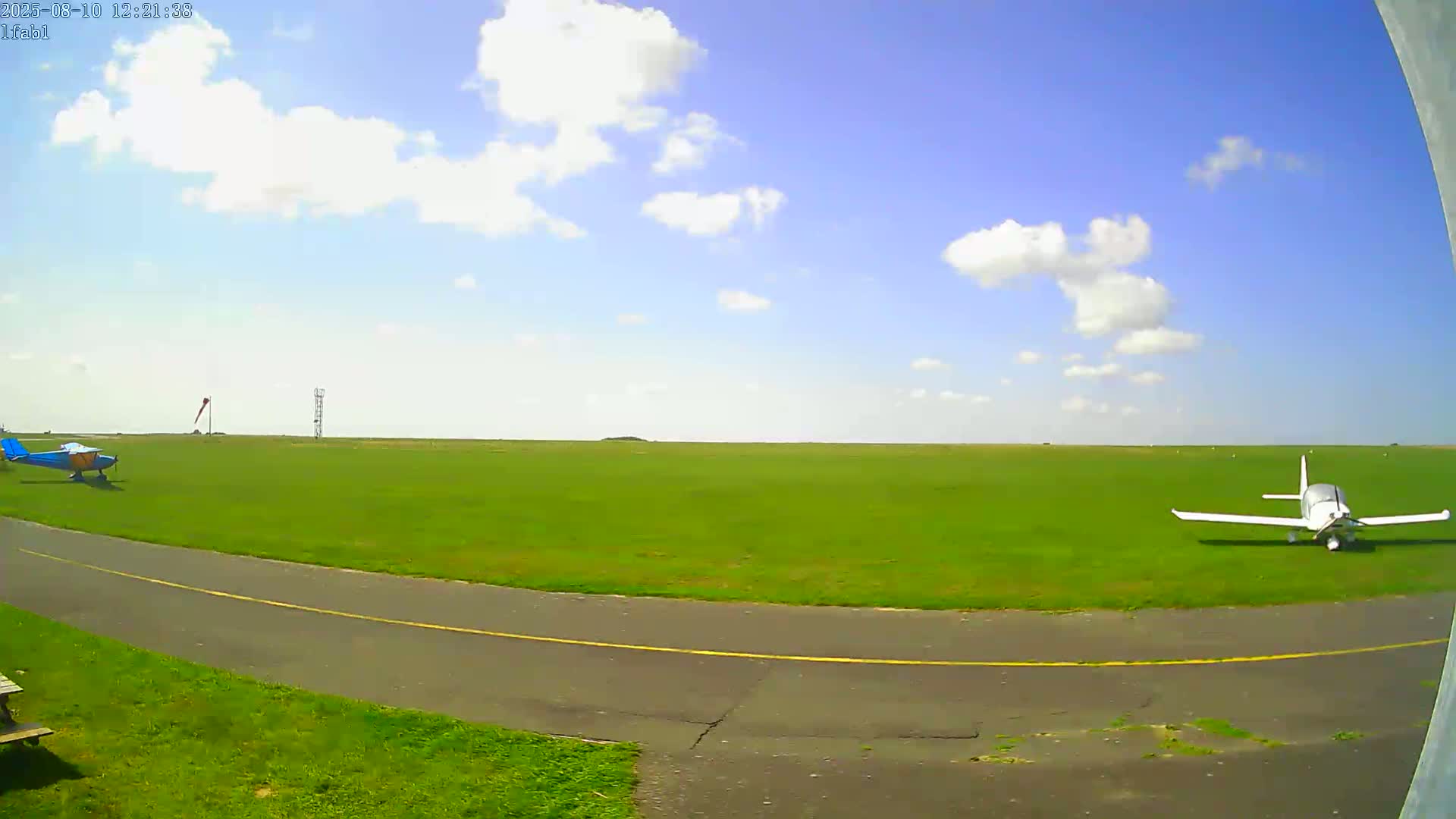 Dieppe Saint Aubin Airport Aérodrome Skyline Live Cam DPE/LFAB- Dieppe, Seine-Maritime, Normandie, France