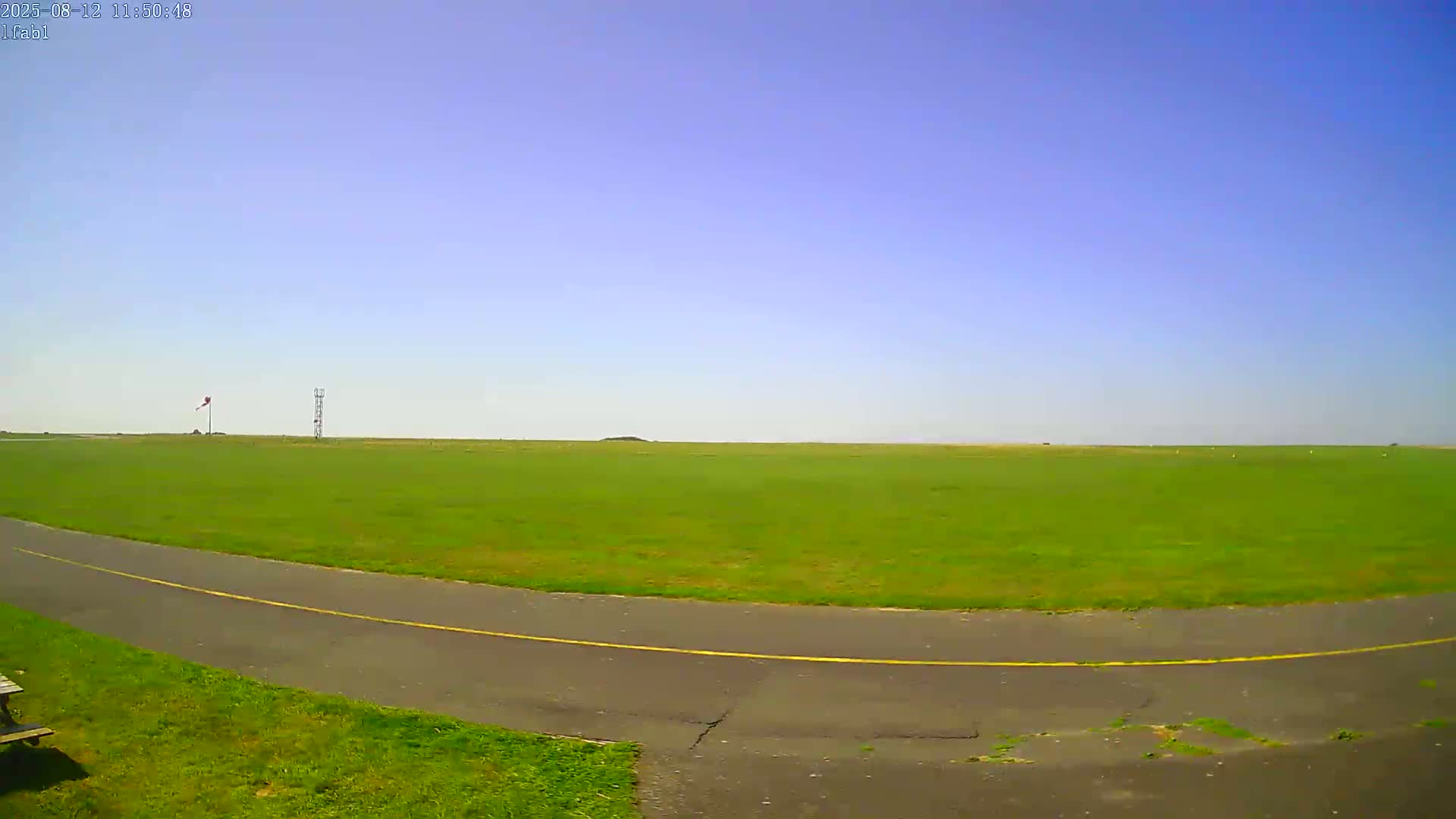 Dieppe Saint Aubin Airport Aérodrome Skyline Live Cam DPE/LFAB- Dieppe, Seine-Maritime, Normandie, France