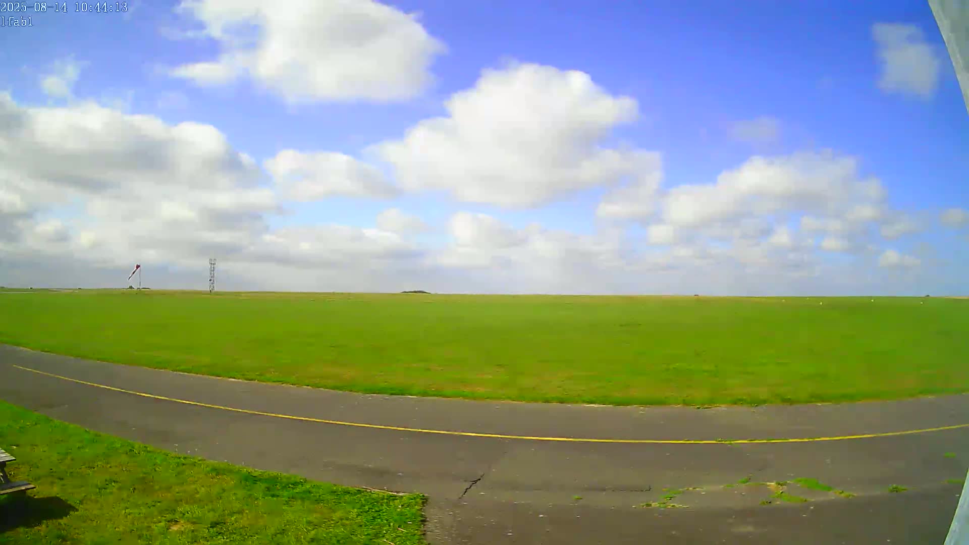 Dieppe Saint Aubin Airport Aérodrome Skyline Live Cam DPE/LFAB- Dieppe, Seine-Maritime, Normandie, France