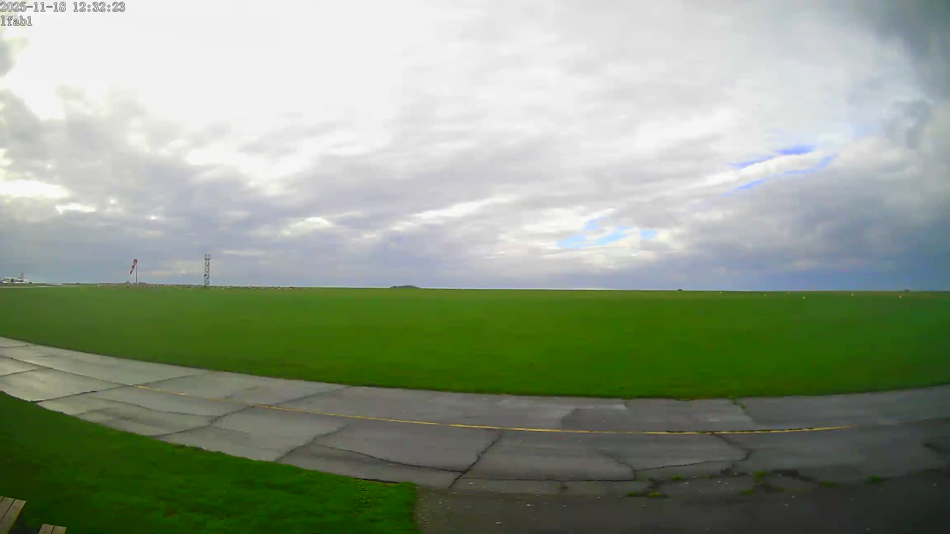 Dieppe Saint Aubin Airport Aérodrome Skyline Live Cam DPE/LFAB- Dieppe, Seine-Maritime, Normandie, France