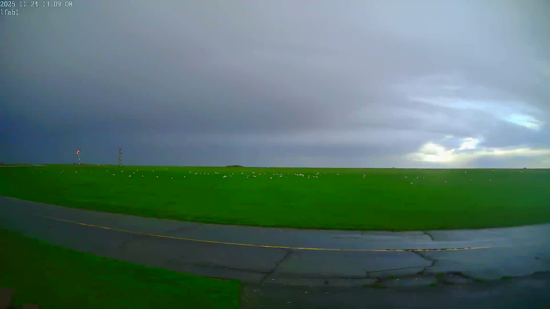 Dieppe Saint Aubin Airport Aérodrome Skyline Live Cam DPE/LFAB- Dieppe, Seine-Maritime, Normandie, France
