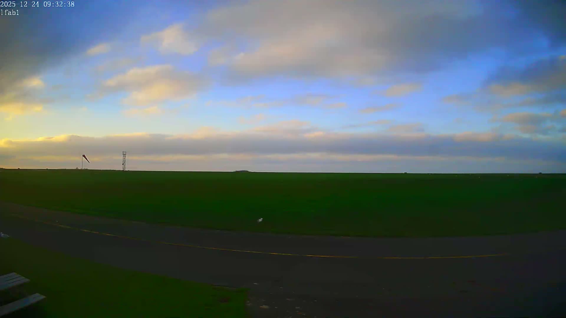 Dieppe Saint Aubin Airport Aérodrome Skyline Live Cam DPE/LFAB- Dieppe, Seine-Maritime, Normandie, France