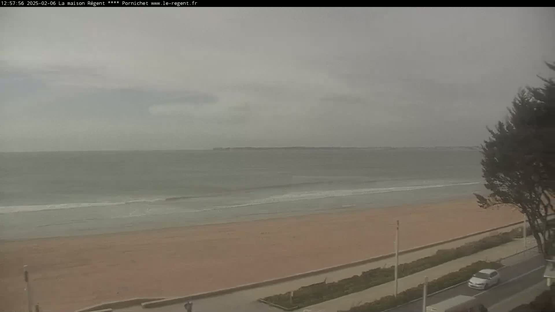 Pornichet, Plages des Libraires Beach PTZ Live Cam - Saint-Nazaire, Loire-Atlantique, Pays de la Loire, France