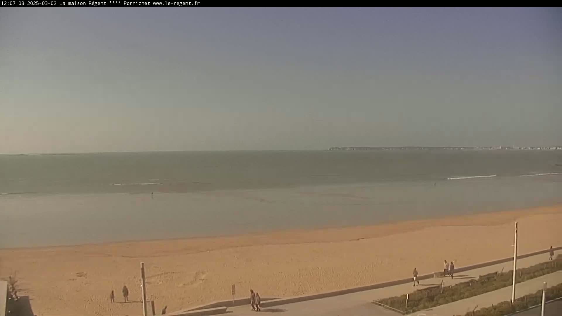 Pornichet, Plages des Libraires Beach PTZ Live Cam - Saint-Nazaire, Loire-Atlantique, Pays de la Loire, France