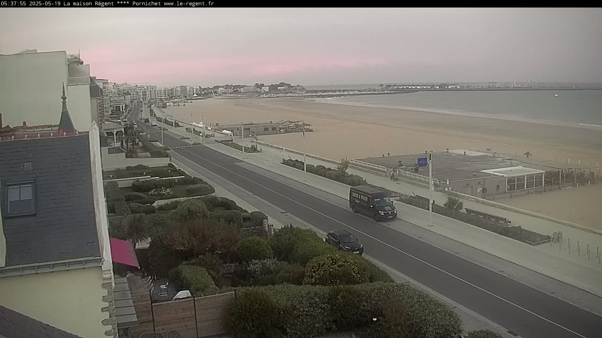 Pornichet, Plages des Libraires Beach PTZ Live Cam - Saint-Nazaire, Loire-Atlantique, Pays de la Loire, France