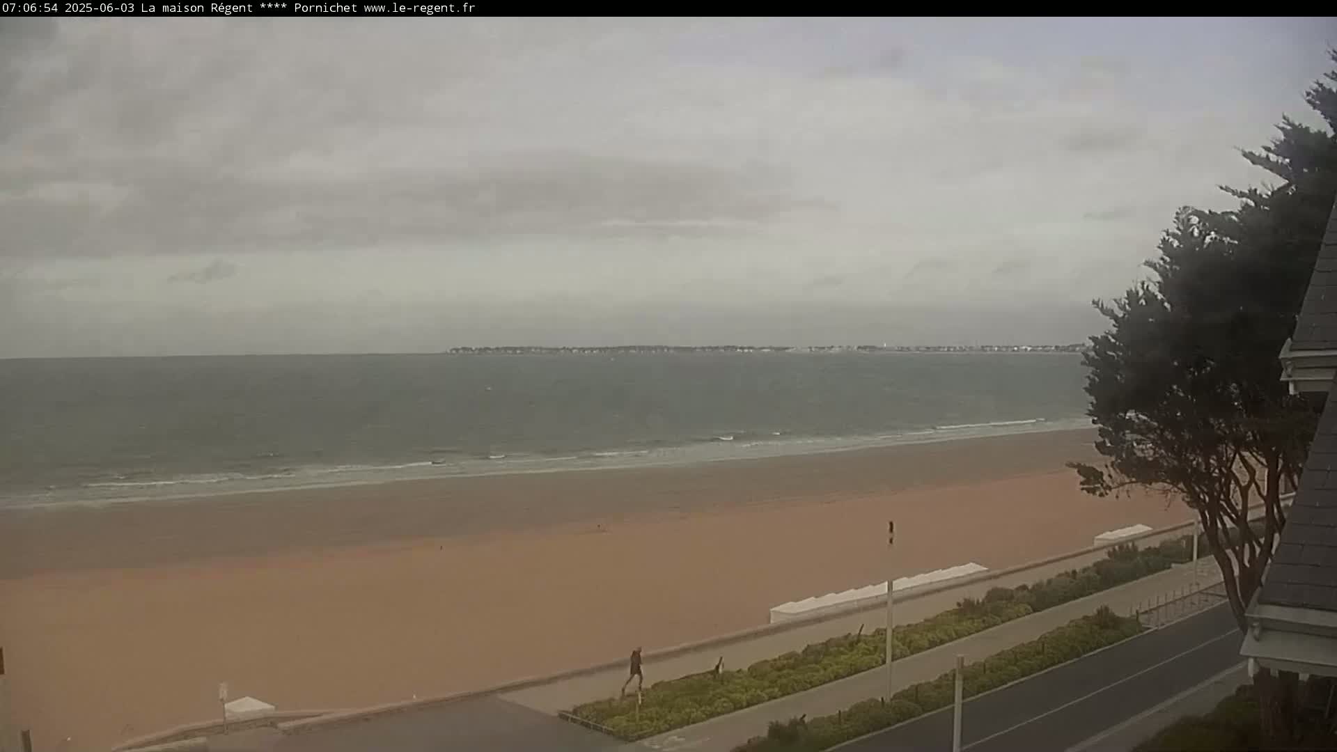 Pornichet, Plages des Libraires Beach PTZ Live Cam - Saint-Nazaire, Loire-Atlantique, Pays de la Loire, France