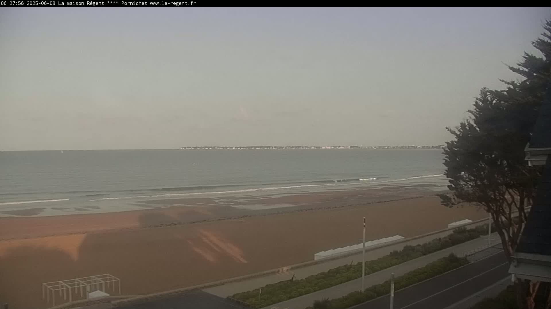 Pornichet, Plages des Libraires Beach PTZ Live Cam - Saint-Nazaire, Loire-Atlantique, Pays de la Loire, France