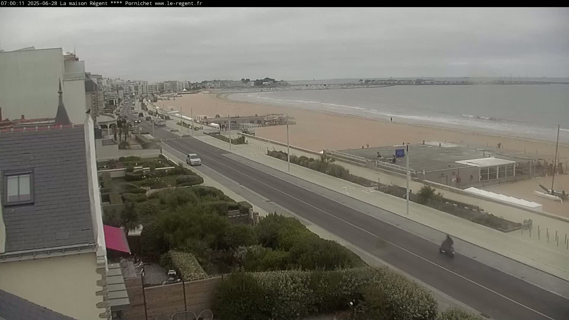Pornichet, Plages des Libraires Beach PTZ Live Cam - Saint-Nazaire, Loire-Atlantique, Pays de la Loire, France