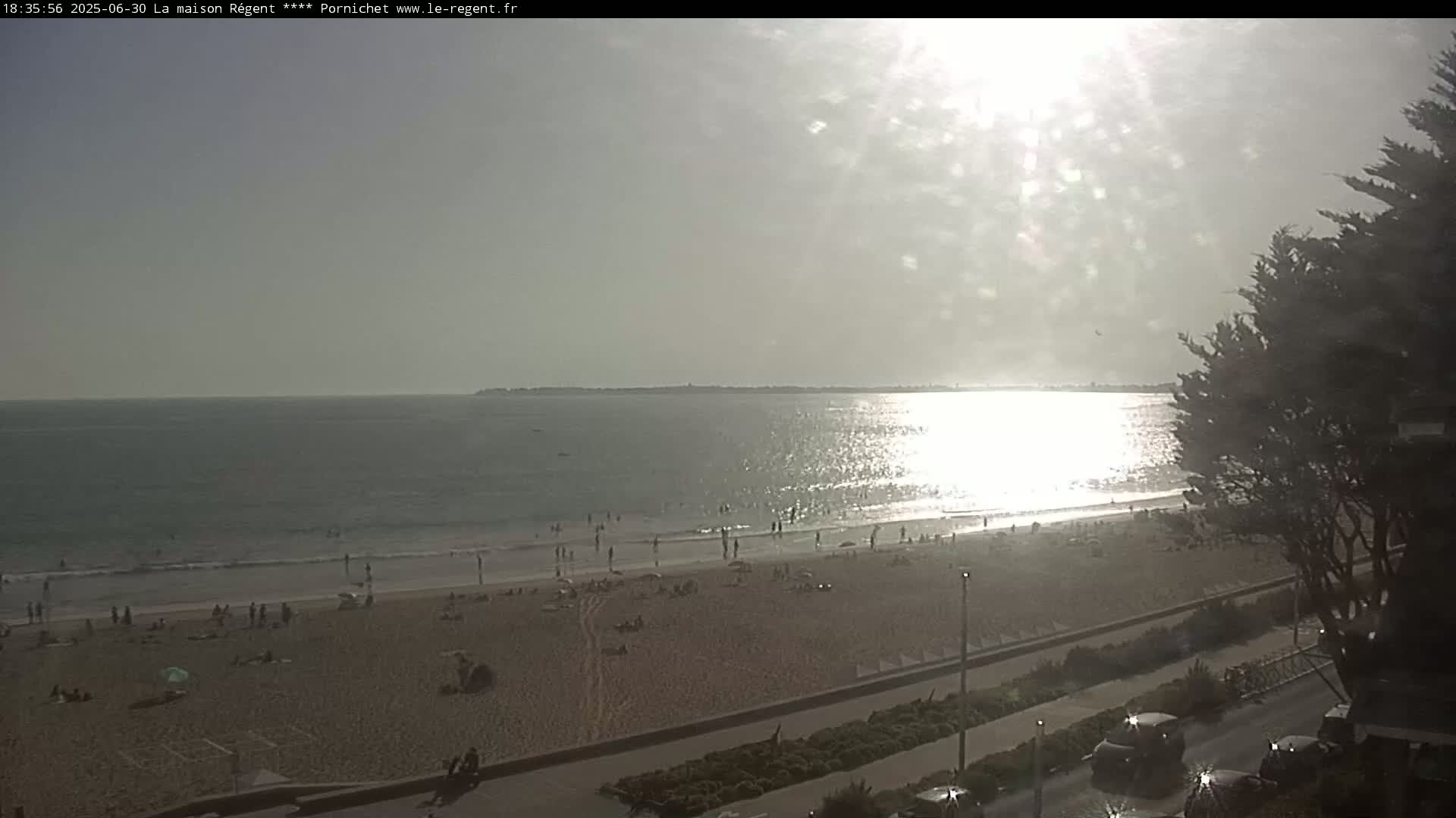 Pornichet, Plages des Libraires Beach PTZ Live Cam - Saint-Nazaire, Loire-Atlantique, Pays de la Loire, France