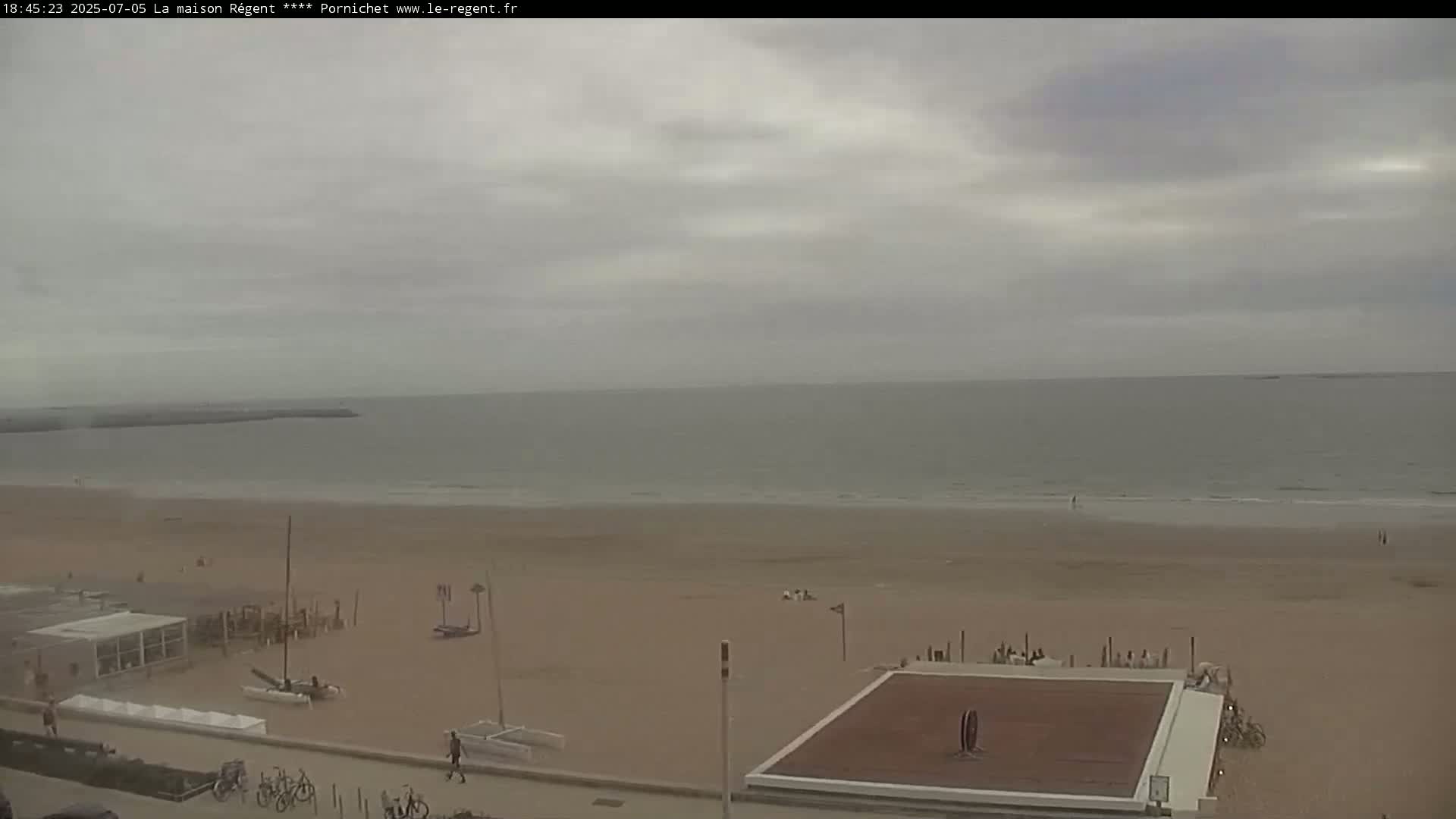 Pornichet, Plages des Libraires Beach PTZ Live Cam - Saint-Nazaire, Loire-Atlantique, Pays de la Loire, France