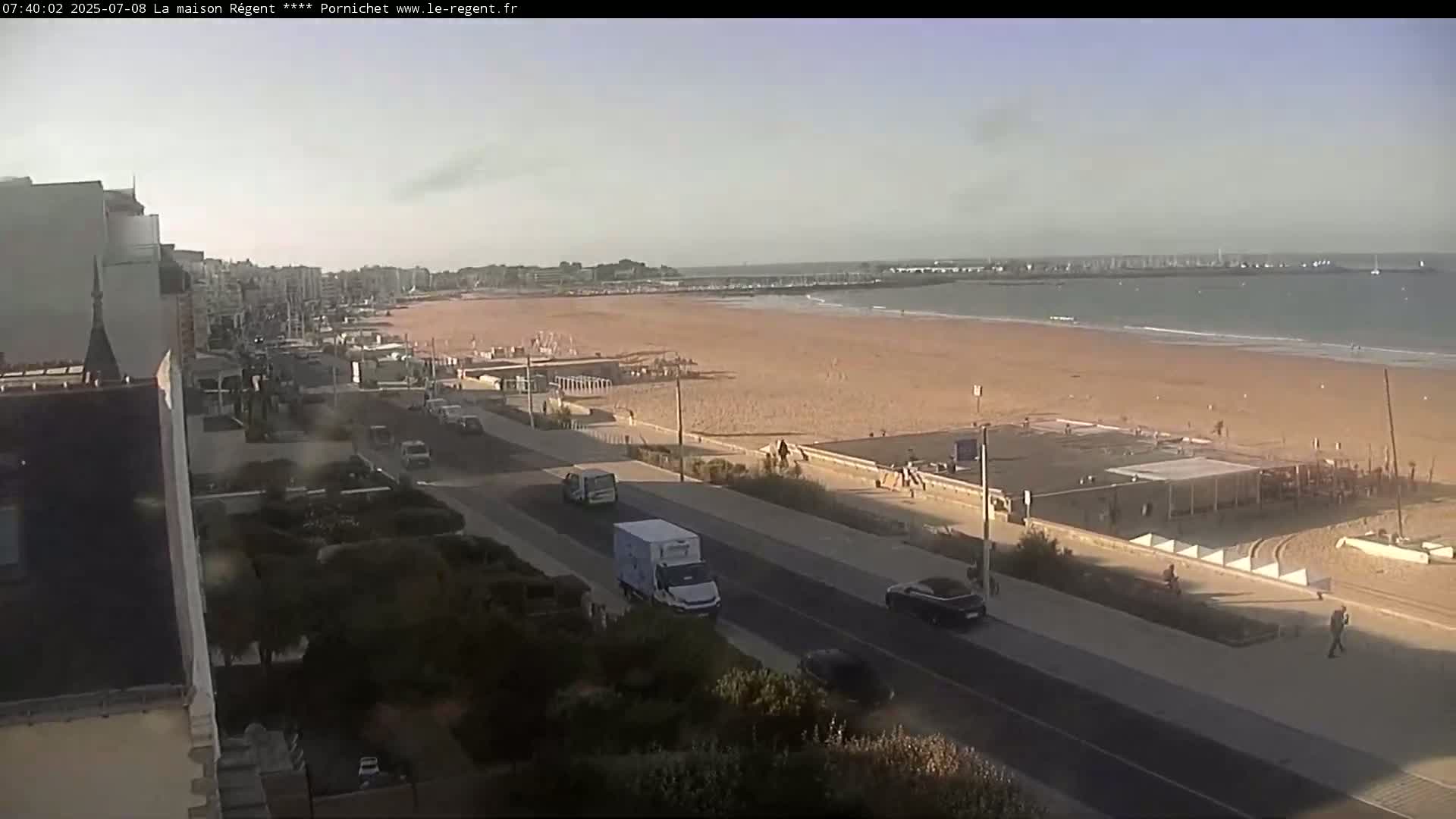 Pornichet, Plages des Libraires Beach PTZ Live Cam - Saint-Nazaire, Loire-Atlantique, Pays de la Loire, France