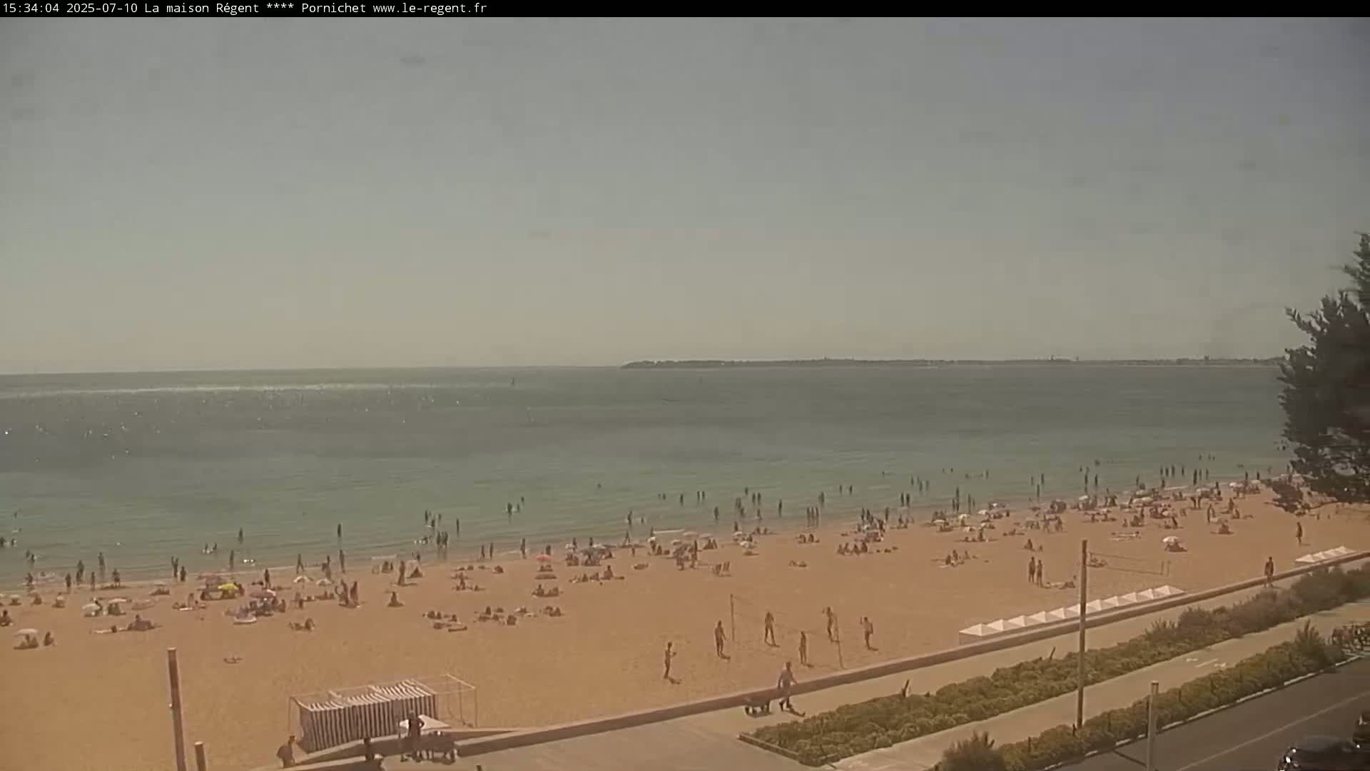 Pornichet, Plages des Libraires Beach PTZ Live Cam - Saint-Nazaire, Loire-Atlantique, Pays de la Loire, France