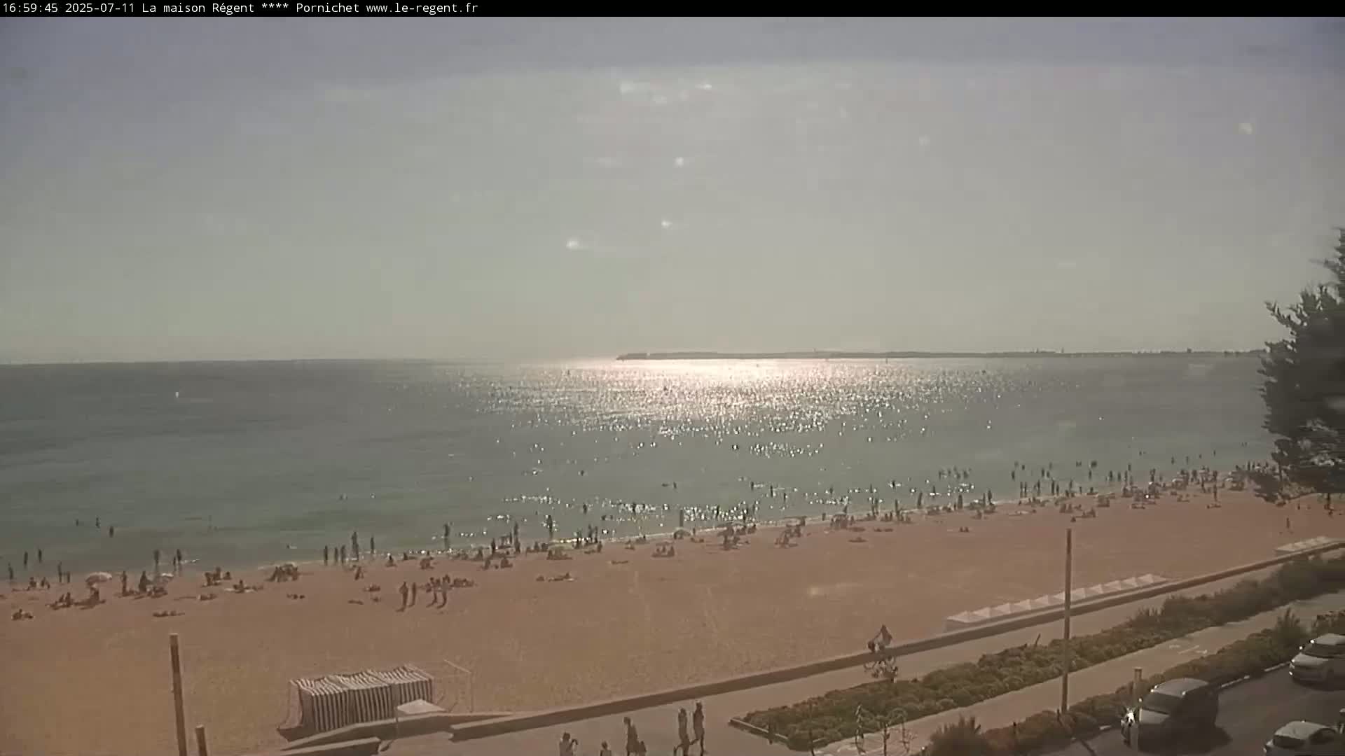 Pornichet, Plages des Libraires Beach PTZ Live Cam - Saint-Nazaire, Loire-Atlantique, Pays de la Loire, France