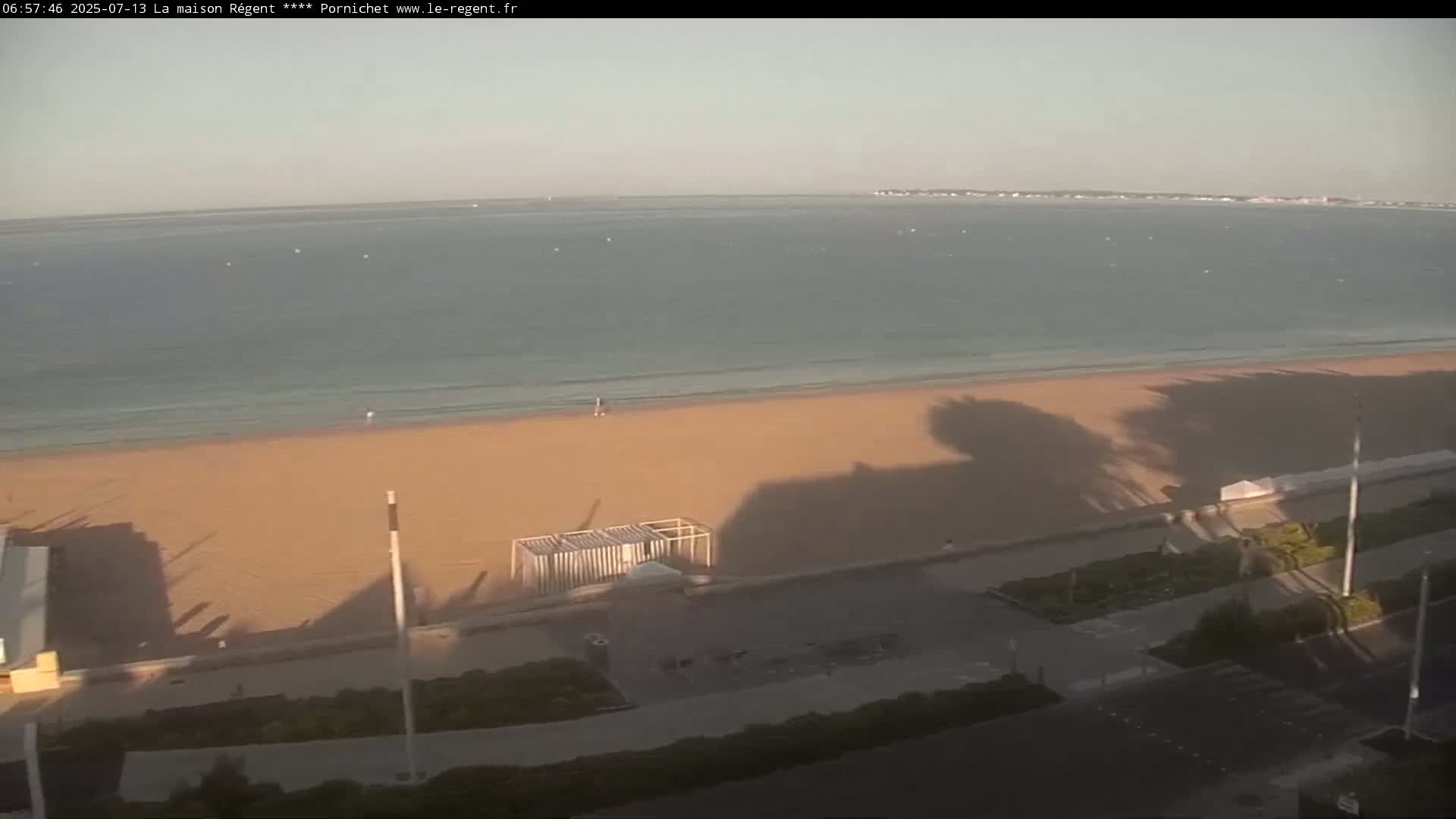 Pornichet, Plages des Libraires Beach PTZ Live Cam - Saint-Nazaire, Loire-Atlantique, Pays de la Loire, France