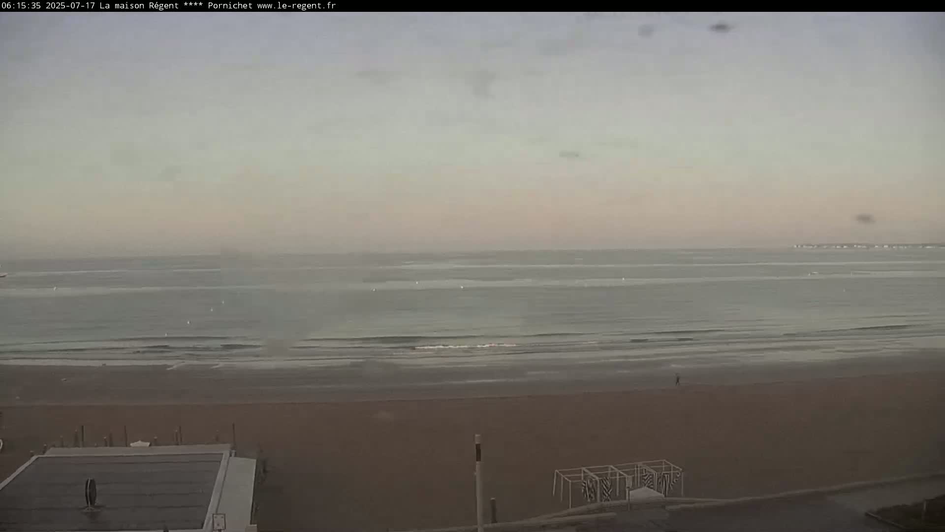 Pornichet, Plages des Libraires Beach PTZ Live Cam - Saint-Nazaire, Loire-Atlantique, Pays de la Loire, France