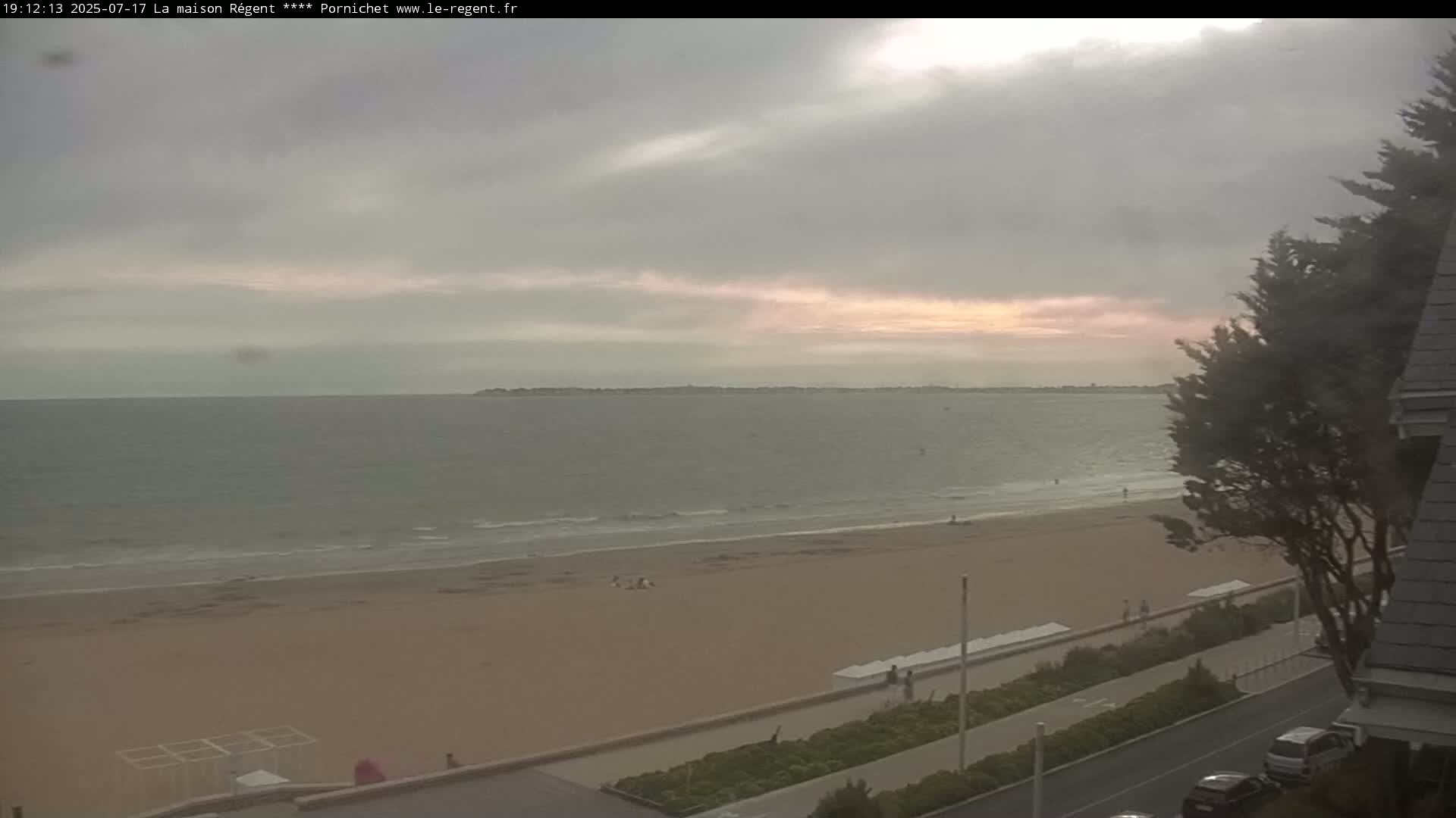 Pornichet, Plages des Libraires Beach PTZ Live Cam - Saint-Nazaire, Loire-Atlantique, Pays de la Loire, France
