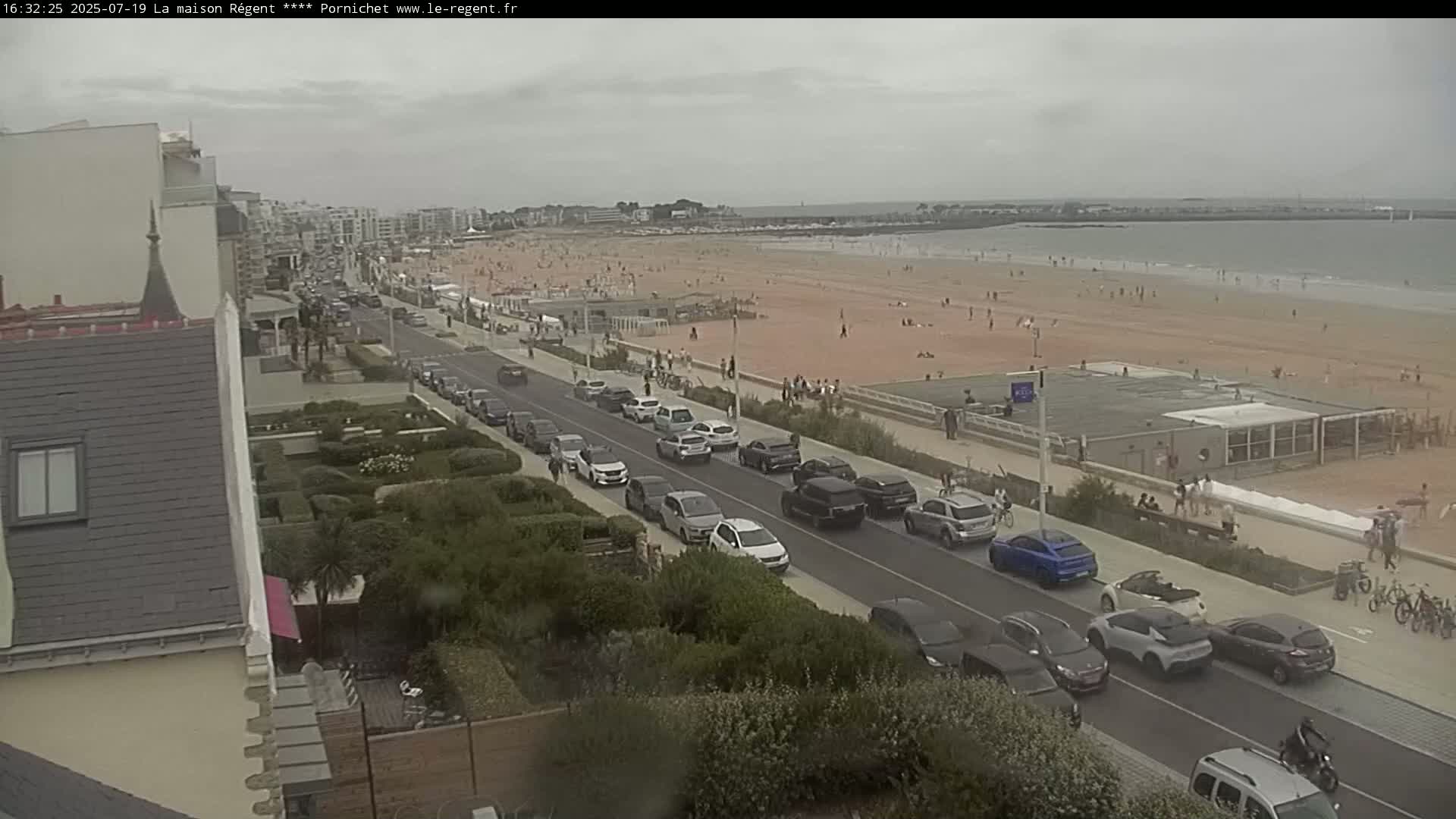 Pornichet, Plages des Libraires Beach PTZ Live Cam - Saint-Nazaire, Loire-Atlantique, Pays de la Loire, France