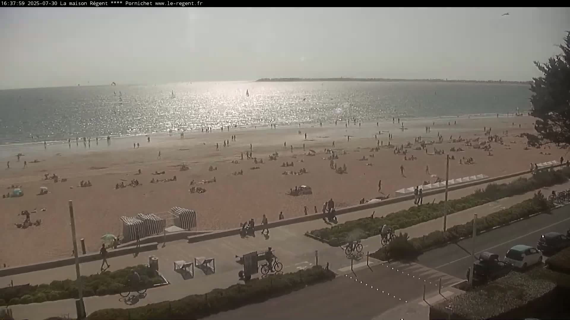 Pornichet, Plages des Libraires Beach PTZ Live Cam - Saint-Nazaire, Loire-Atlantique, Pays de la Loire, France