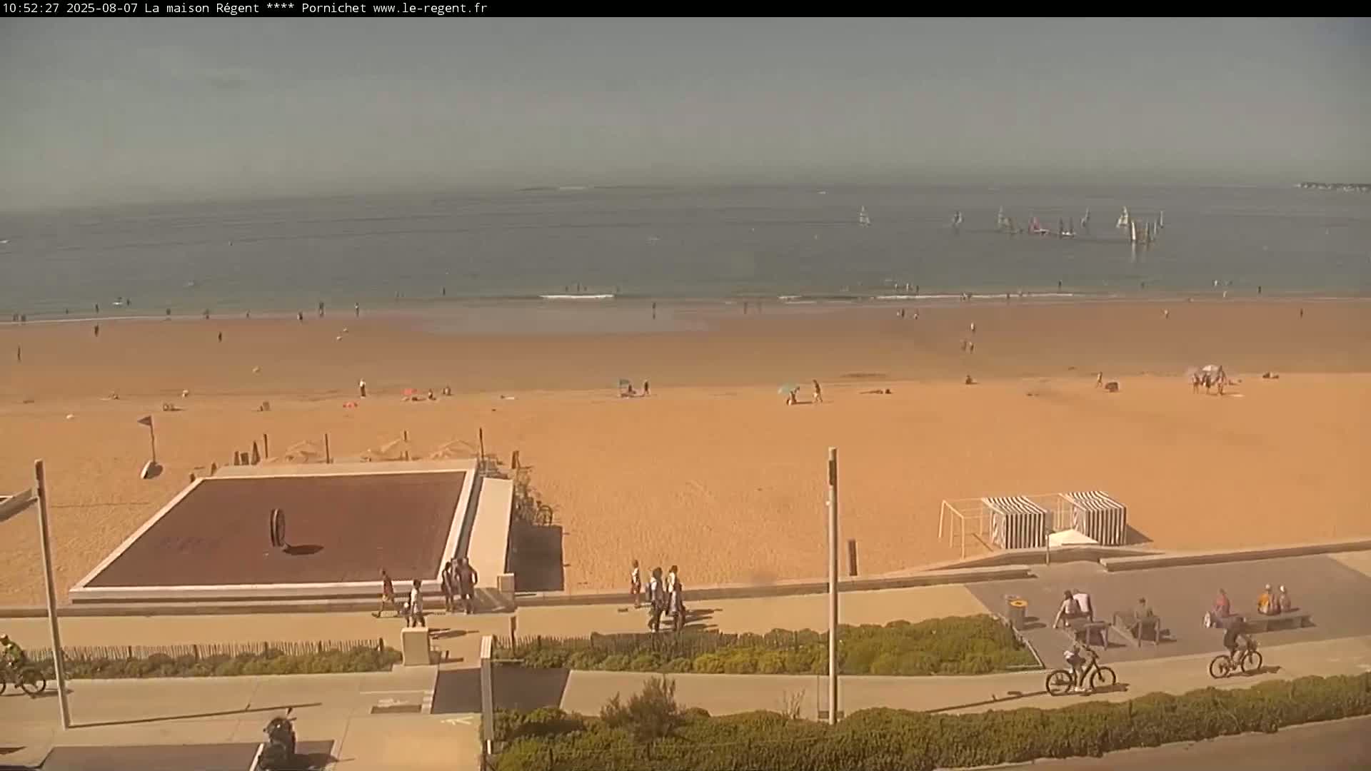 Pornichet, Plages des Libraires Beach PTZ Live Cam - Saint-Nazaire, Loire-Atlantique, Pays de la Loire, France