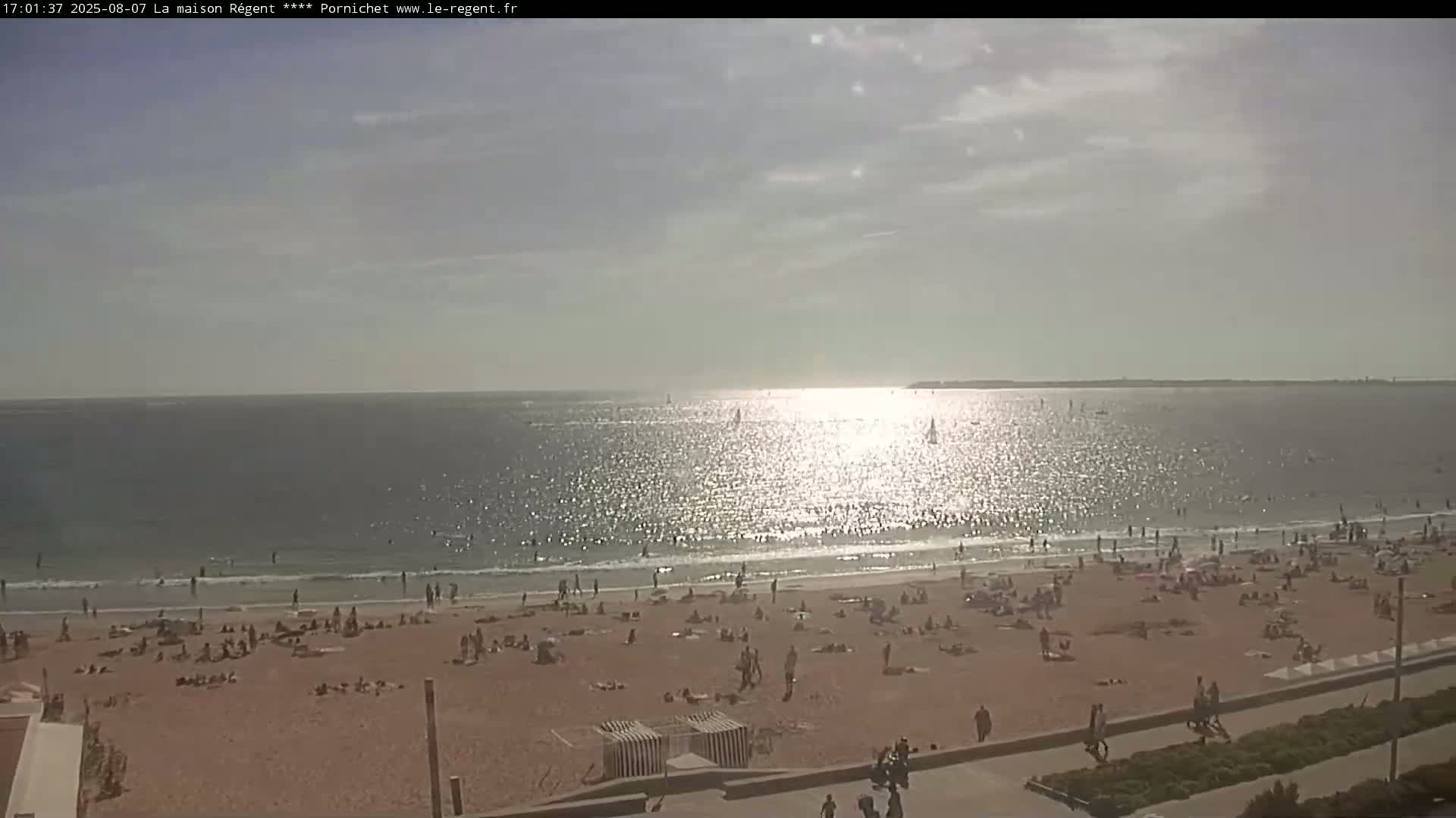 Pornichet, Plages des Libraires Beach PTZ Live Cam - Saint-Nazaire, Loire-Atlantique, Pays de la Loire, France