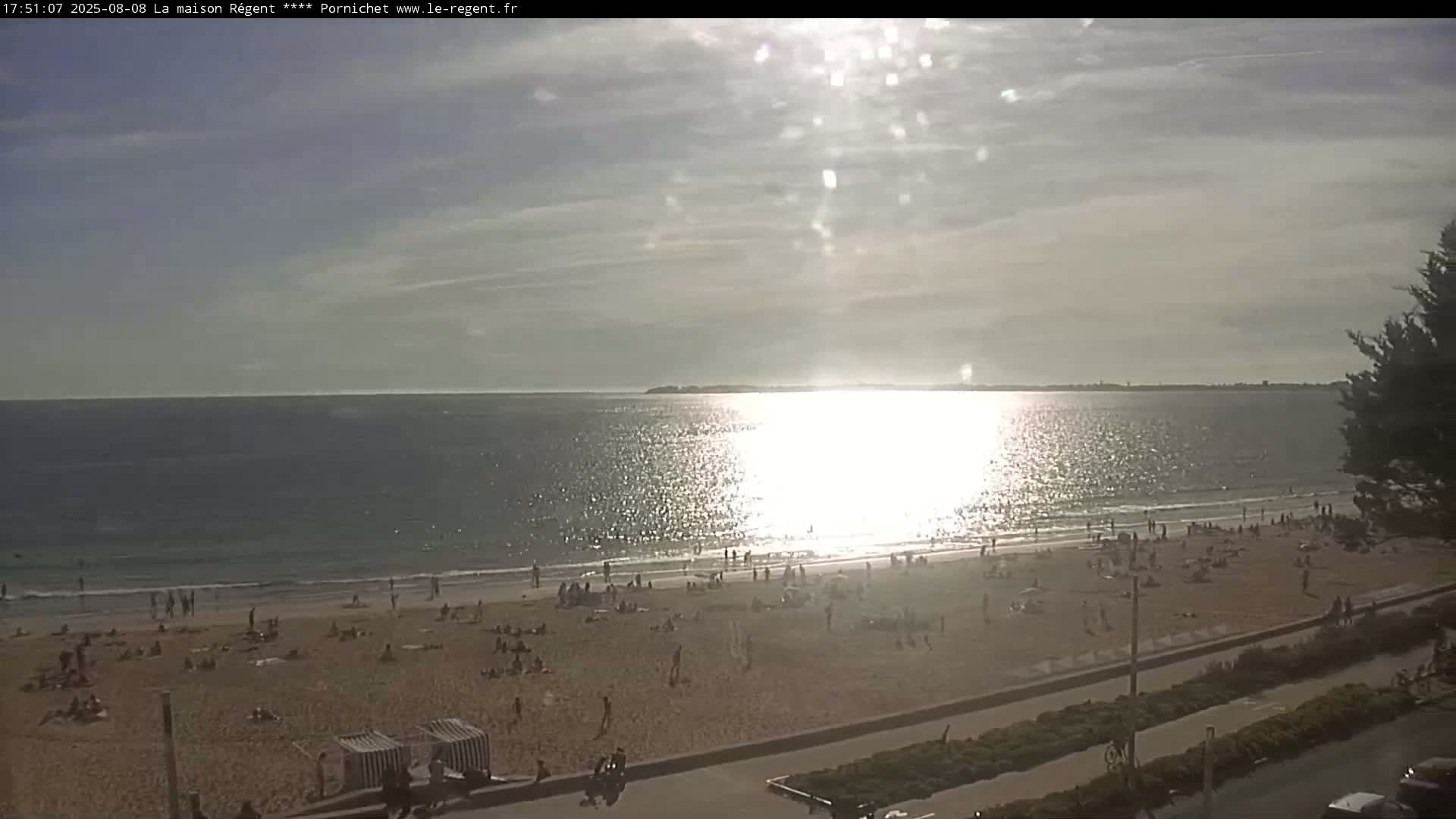 Pornichet, Plages des Libraires Beach PTZ Live Cam - Saint-Nazaire, Loire-Atlantique, Pays de la Loire, France