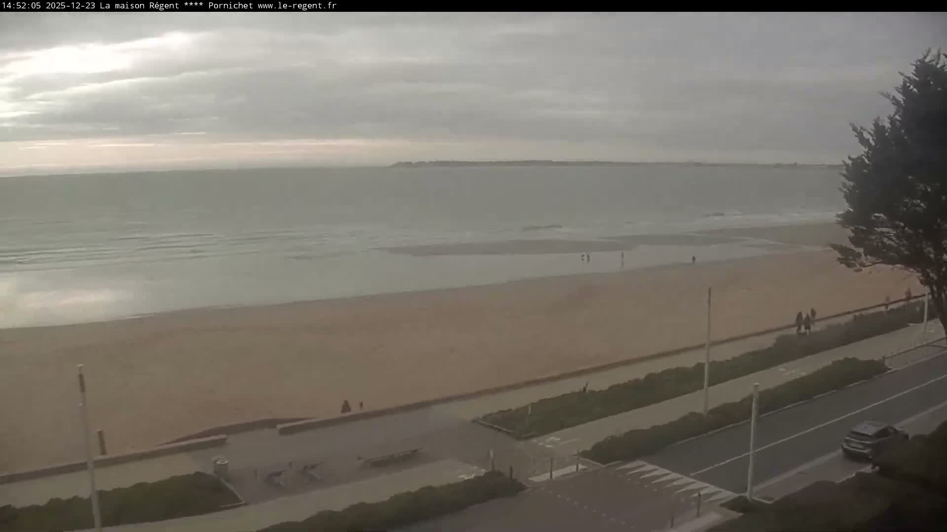 Pornichet, Plages des Libraires Beach PTZ Live Cam - Saint-Nazaire, Loire-Atlantique, Pays de la Loire, France