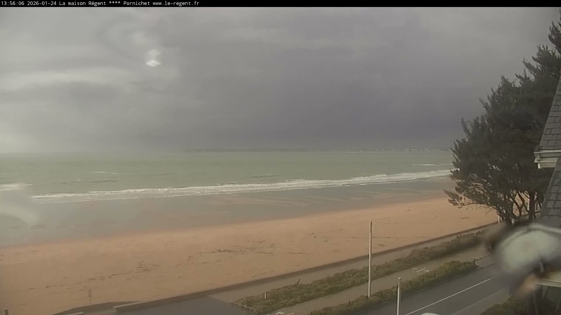 Pornichet, Plages des Libraires Beach PTZ Live Cam - Saint-Nazaire, Loire-Atlantique, Pays de la Loire, France