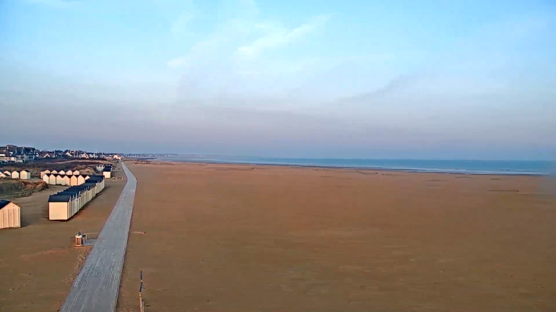 Ouistreham City & Plage de Ouistreham  Beach - Port  Live Cam - Caen, Calvados, Normandie, France