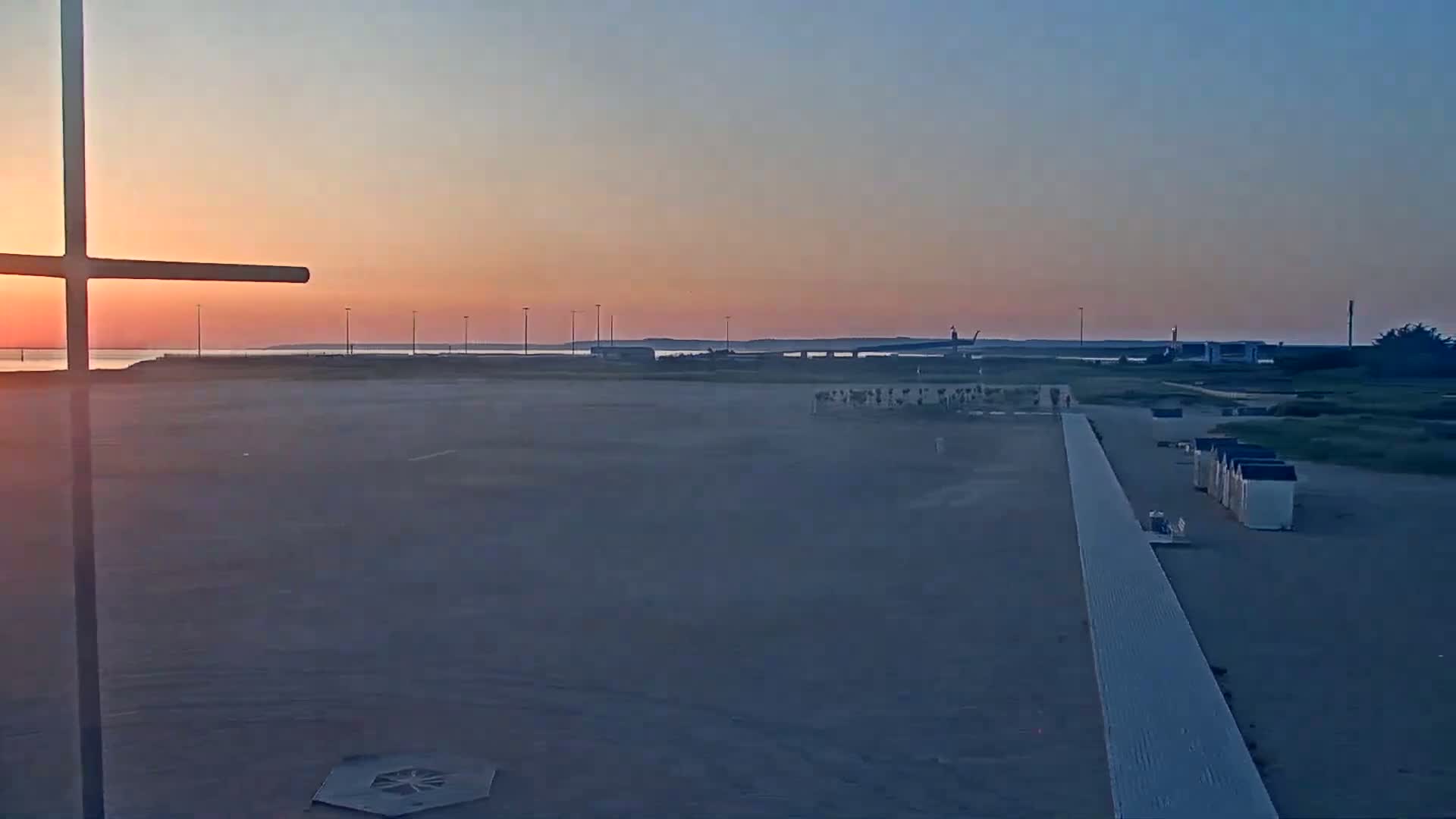 Ouistreham City & Plage de Ouistreham  Beach - Port  Live Cam - Caen, Calvados, Normandie, France