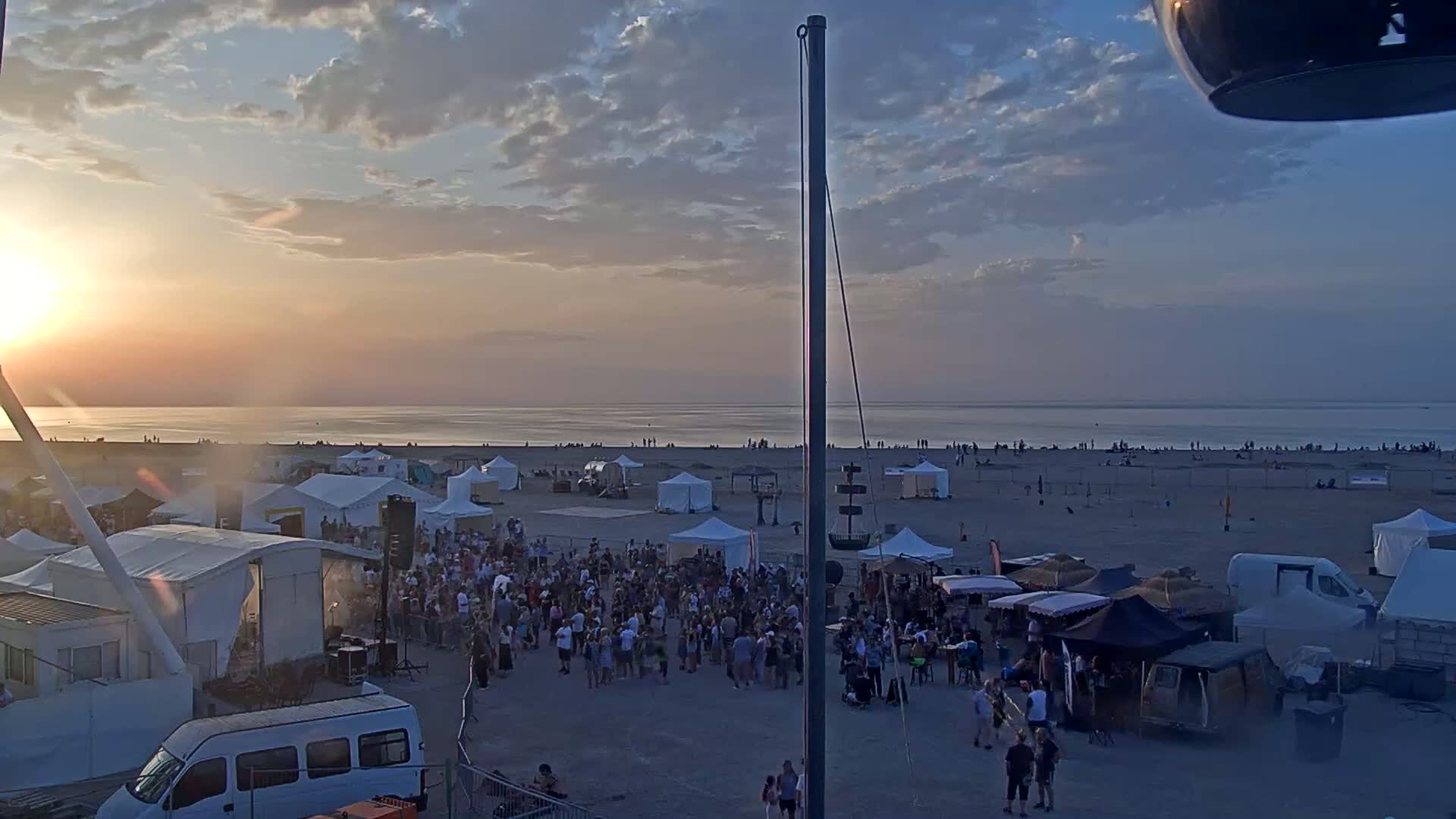 Ouistreham City & Plage de Ouistreham  Beach - Port  Live Cam - Caen, Calvados, Normandie, France